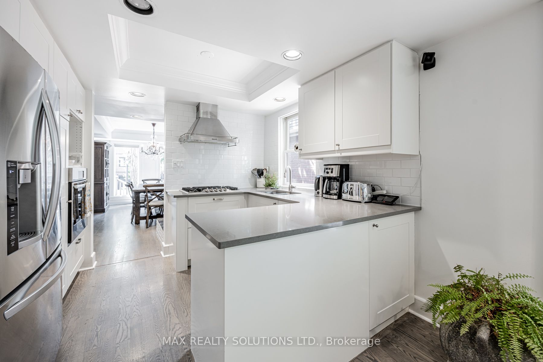 30 Roslin Avenue, Toronto, ON M4N 1Y9 photo 5