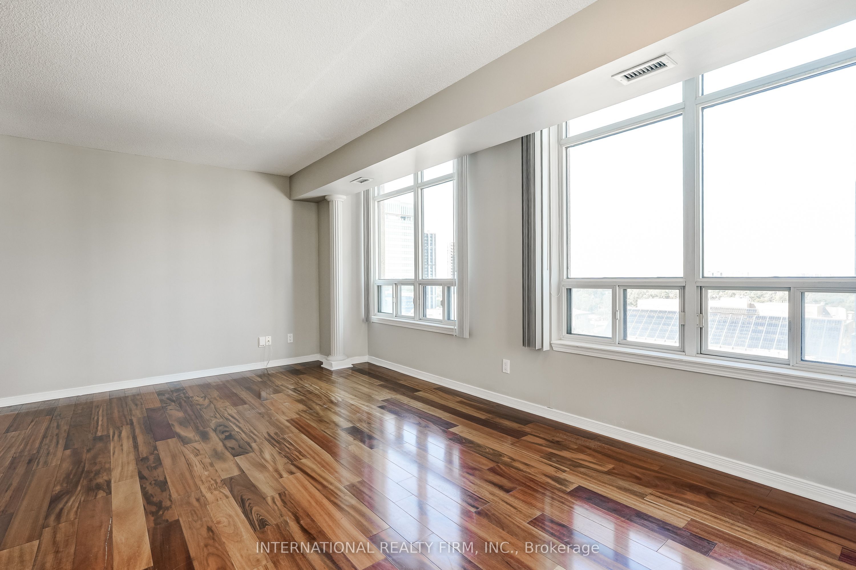 8 Hillcrest Avenue 906, Toronto, ON M2N 6Y6 photo 4