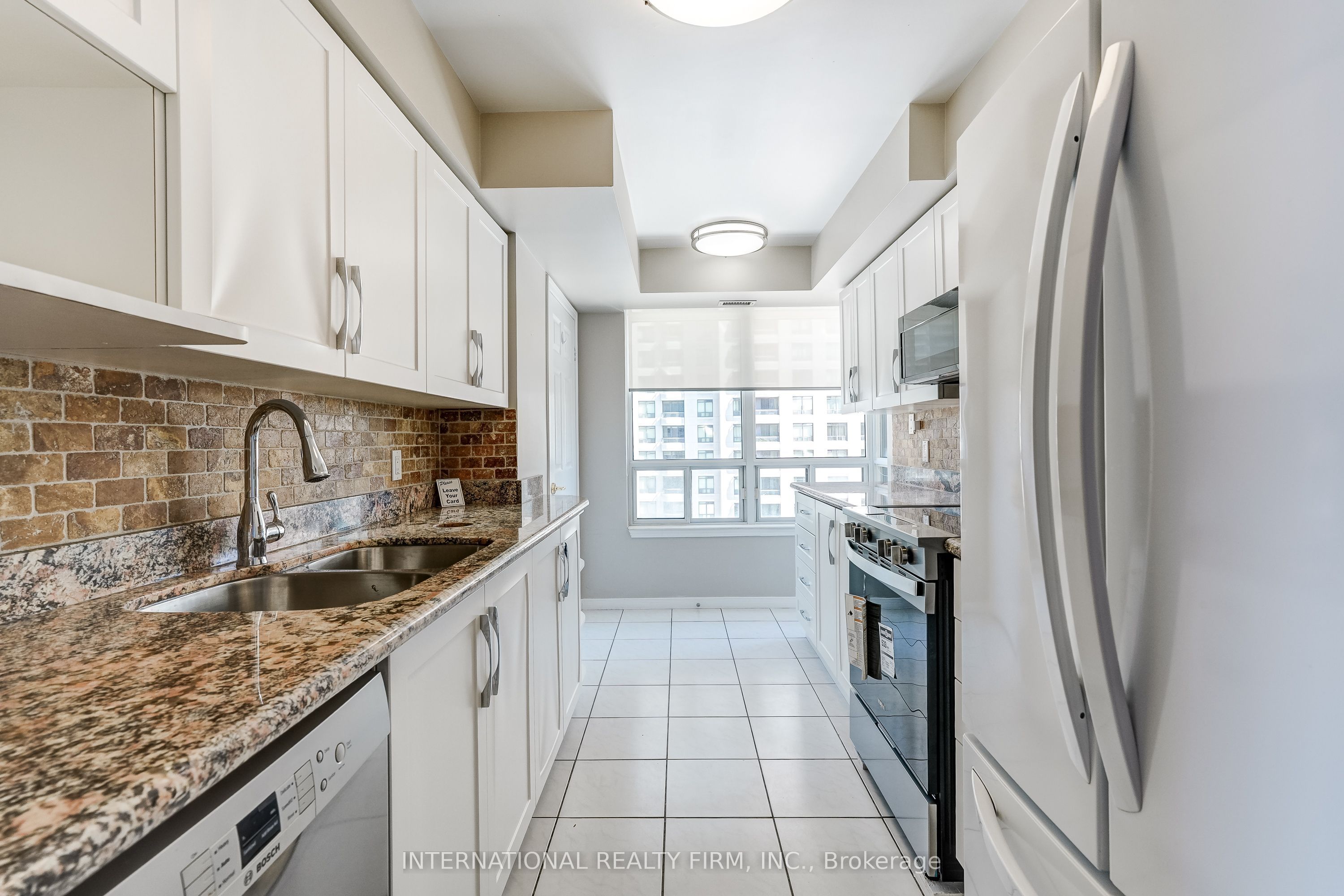 8 Hillcrest Avenue 906, Toronto, ON M2N 6Y6 photo 5