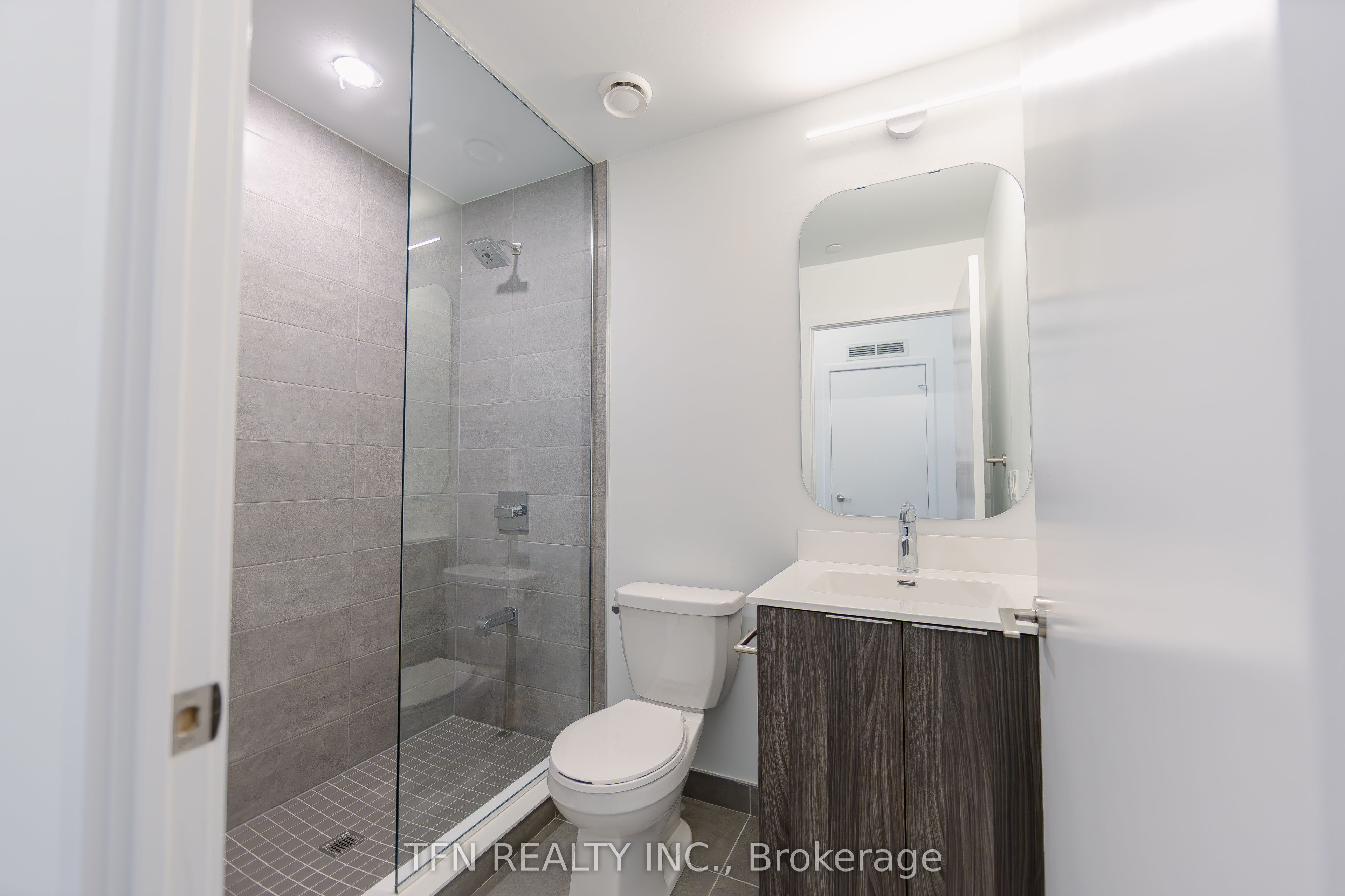 15 Richardson Street 513, Toronto, ON M5A 0Y5 photo 2