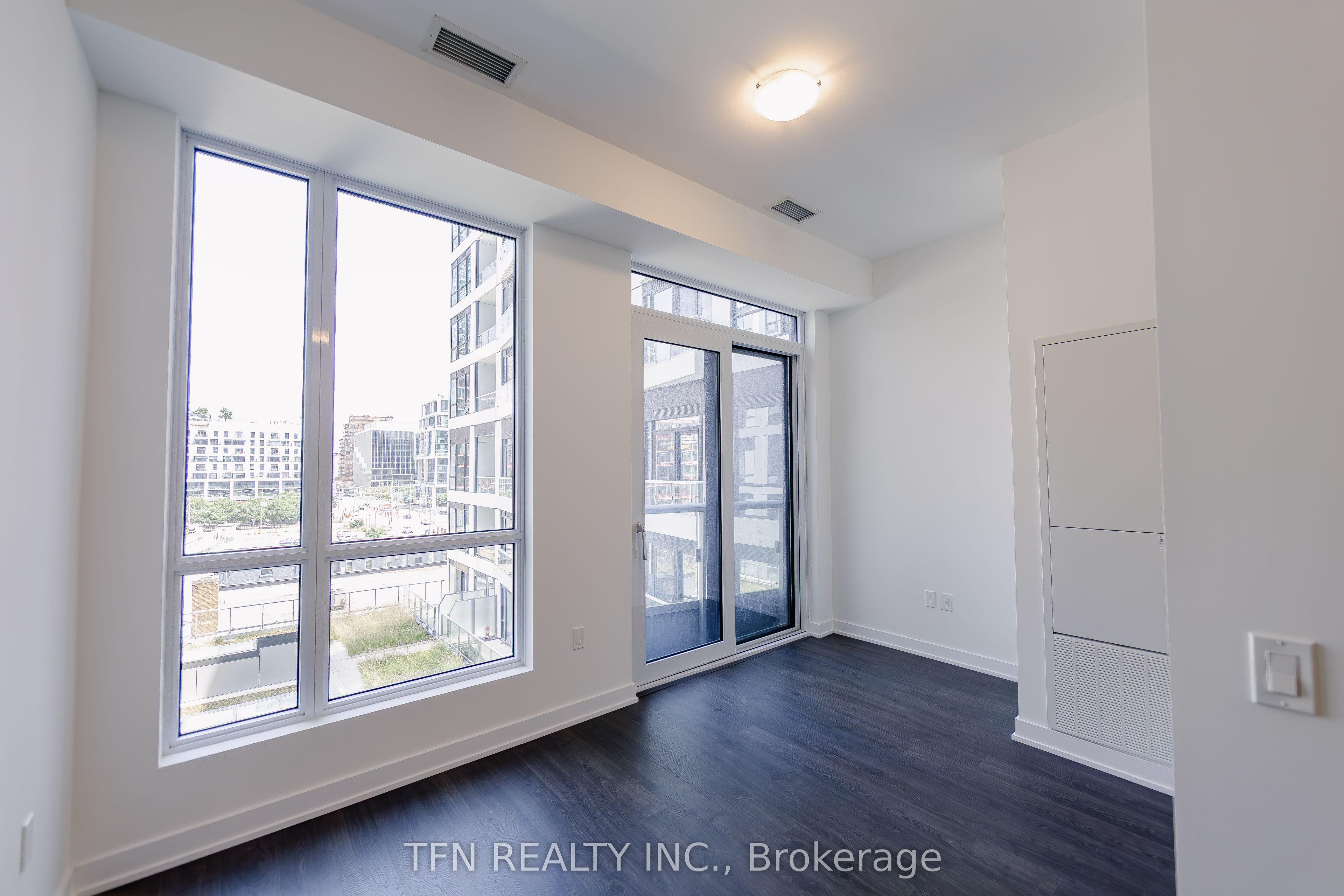 15 Richardson Street 513, Toronto, ON M5A 0Y5 photo 3