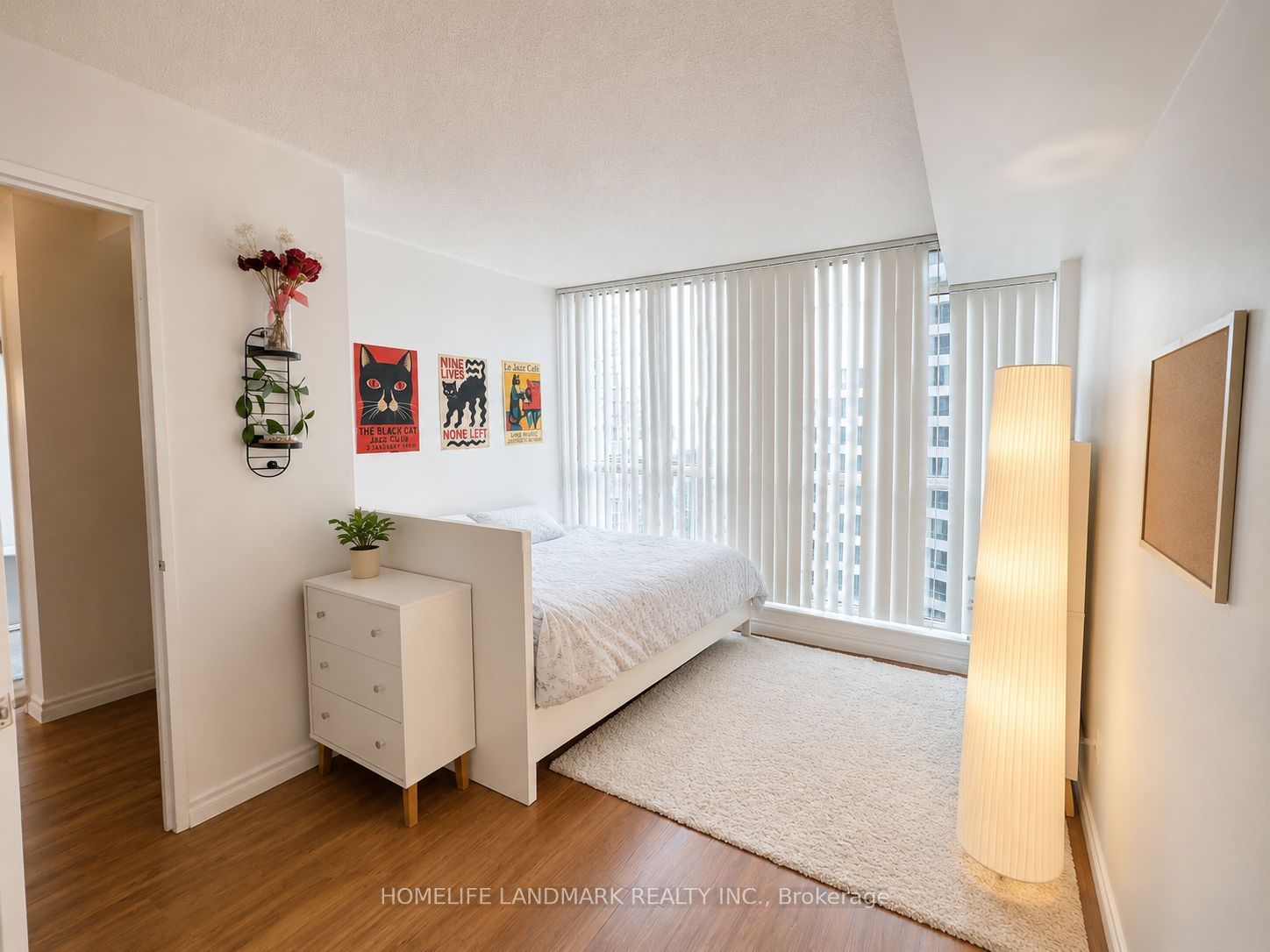 24 Wellesley Street W 1907, Toronto, ON M4Y 2X6