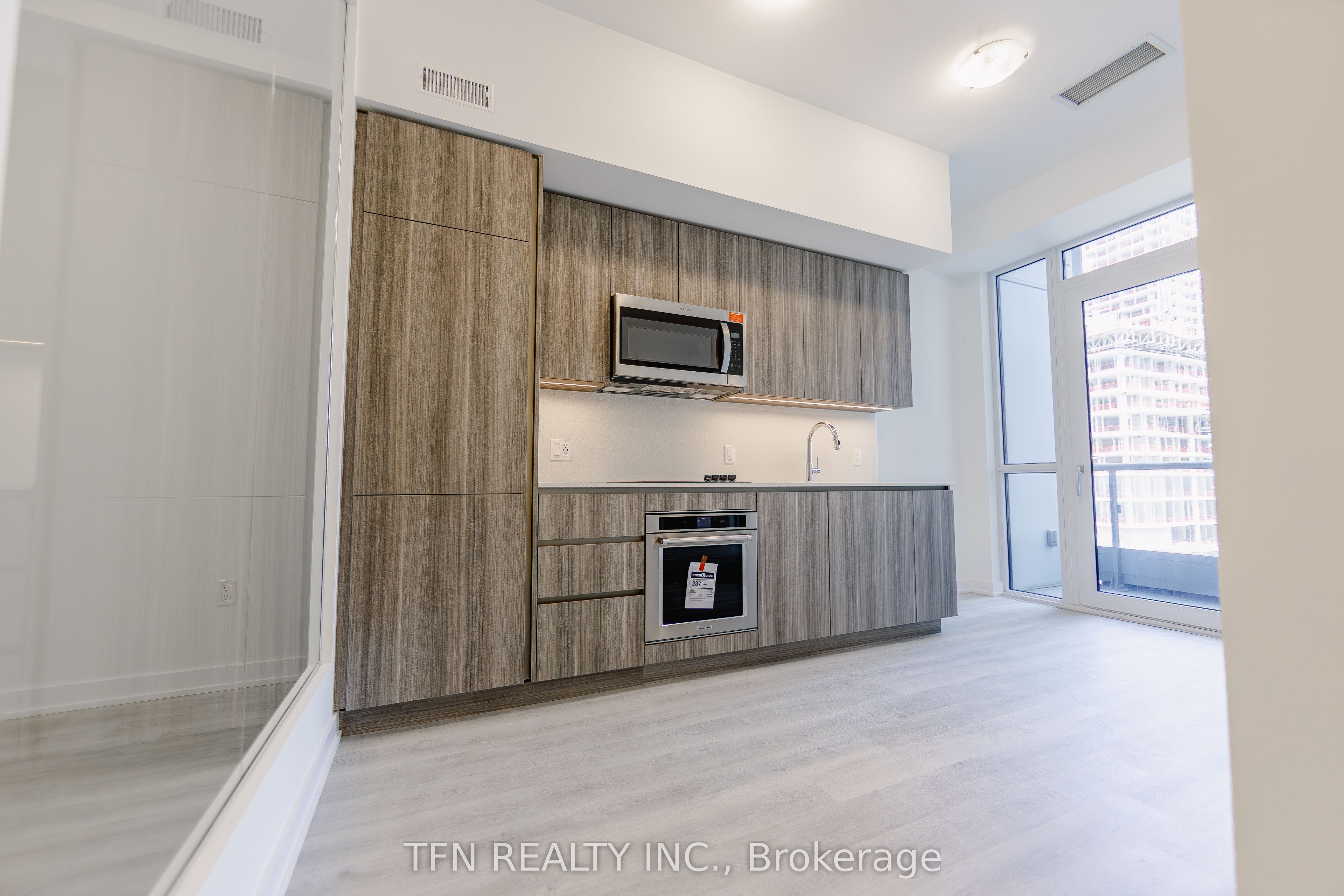 15 Richardson Street 514, Toronto, ON M5A 0Y5 photo 3