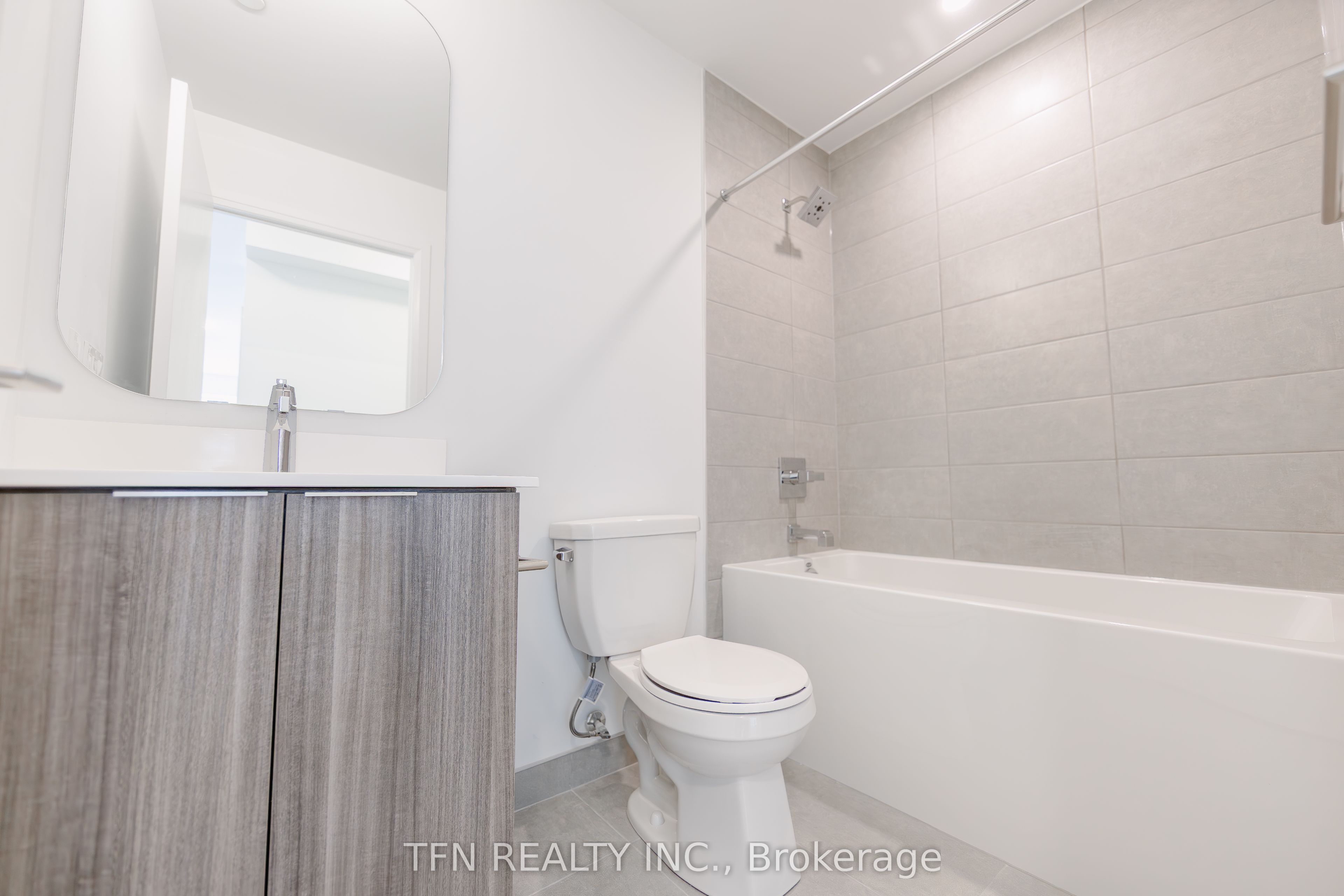 15 Richardson Street 1318, Toronto, ON M5A 0Y5 photo 5