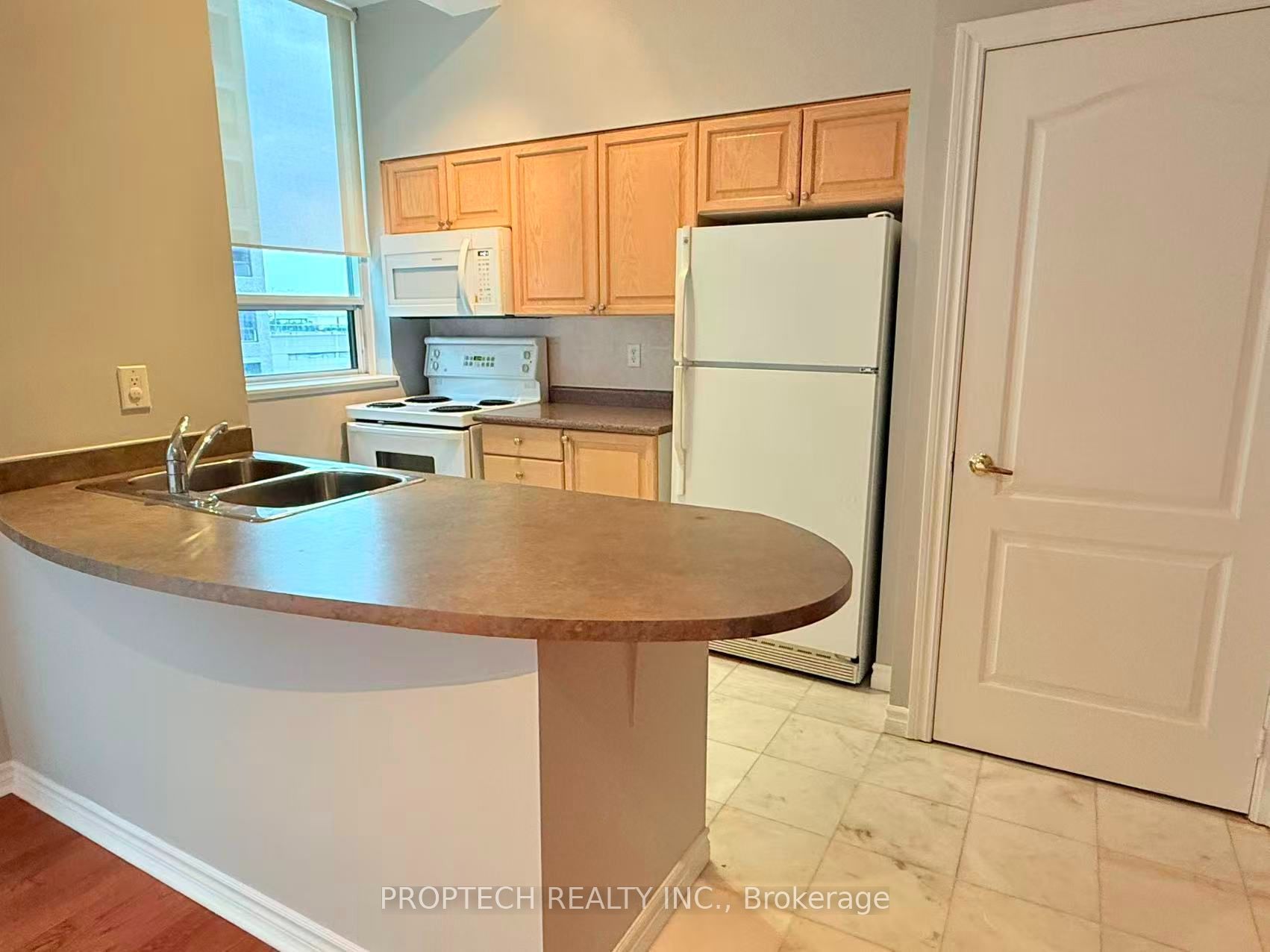 30 Hayden Street ph7, Toronto, ON M4Y 3B8