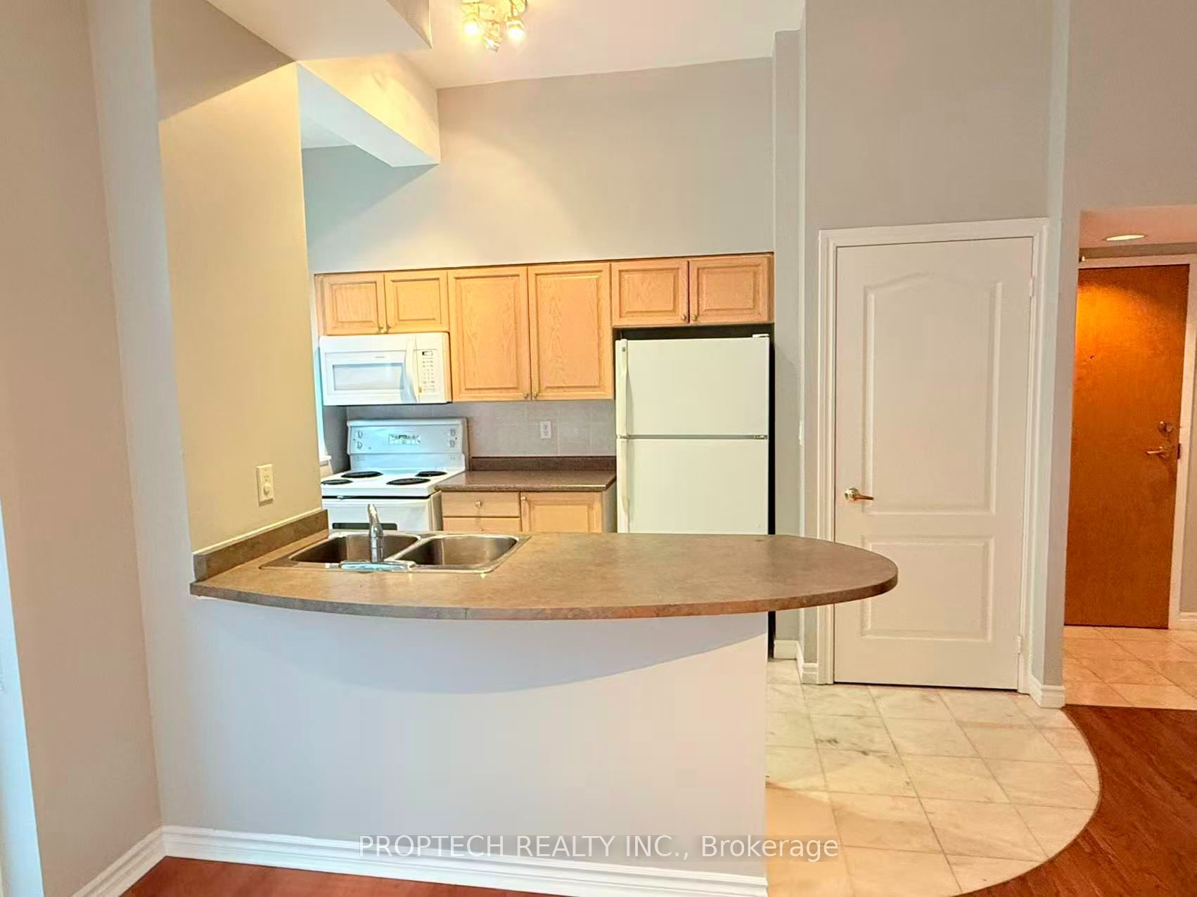 30 Hayden Street ph7, Toronto, ON M4Y 3B8 photo 2