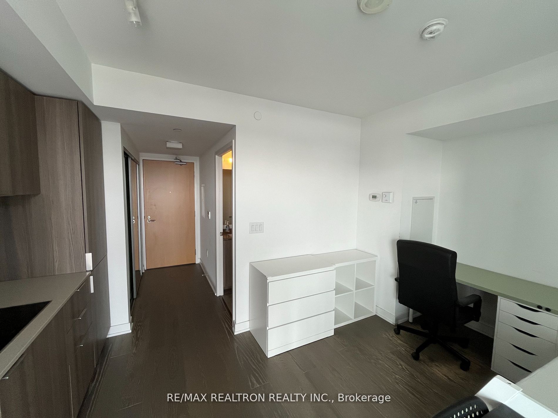 11 Wellesley Street W 2712, Toronto, ON M4Y 0G4 photo 4