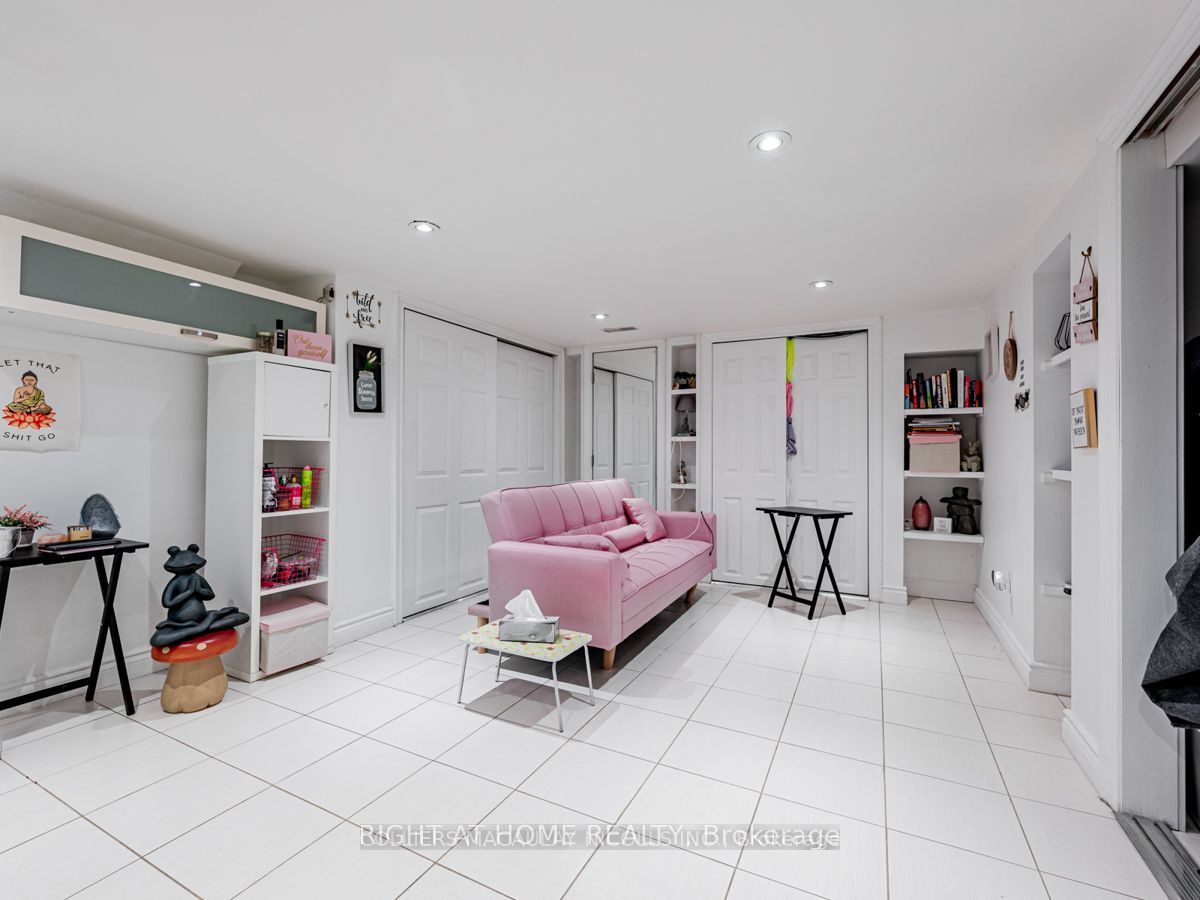 1069 College Street B, Toronto, ON M6H 1B2 photo 3