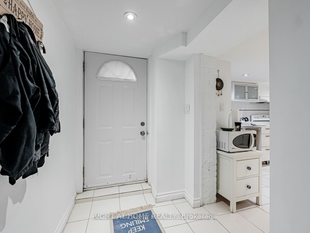 1069 College Street B, Toronto, ON M6H 1B2 photo 5