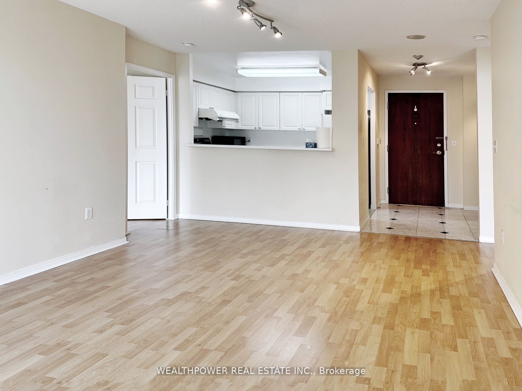 8 Pemberton Avenue 1206, Toronto, ON M2M 4K8 photo 2