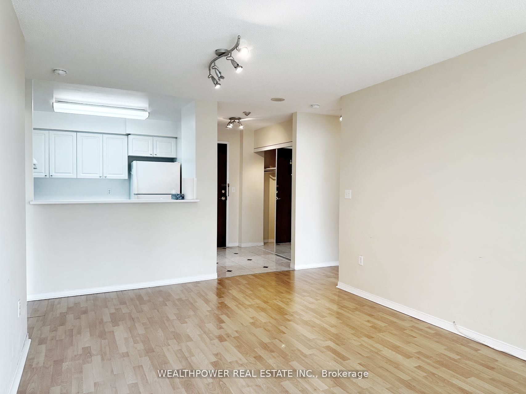 8 Pemberton Avenue 1206, Toronto, ON M2M 4K8 photo 3