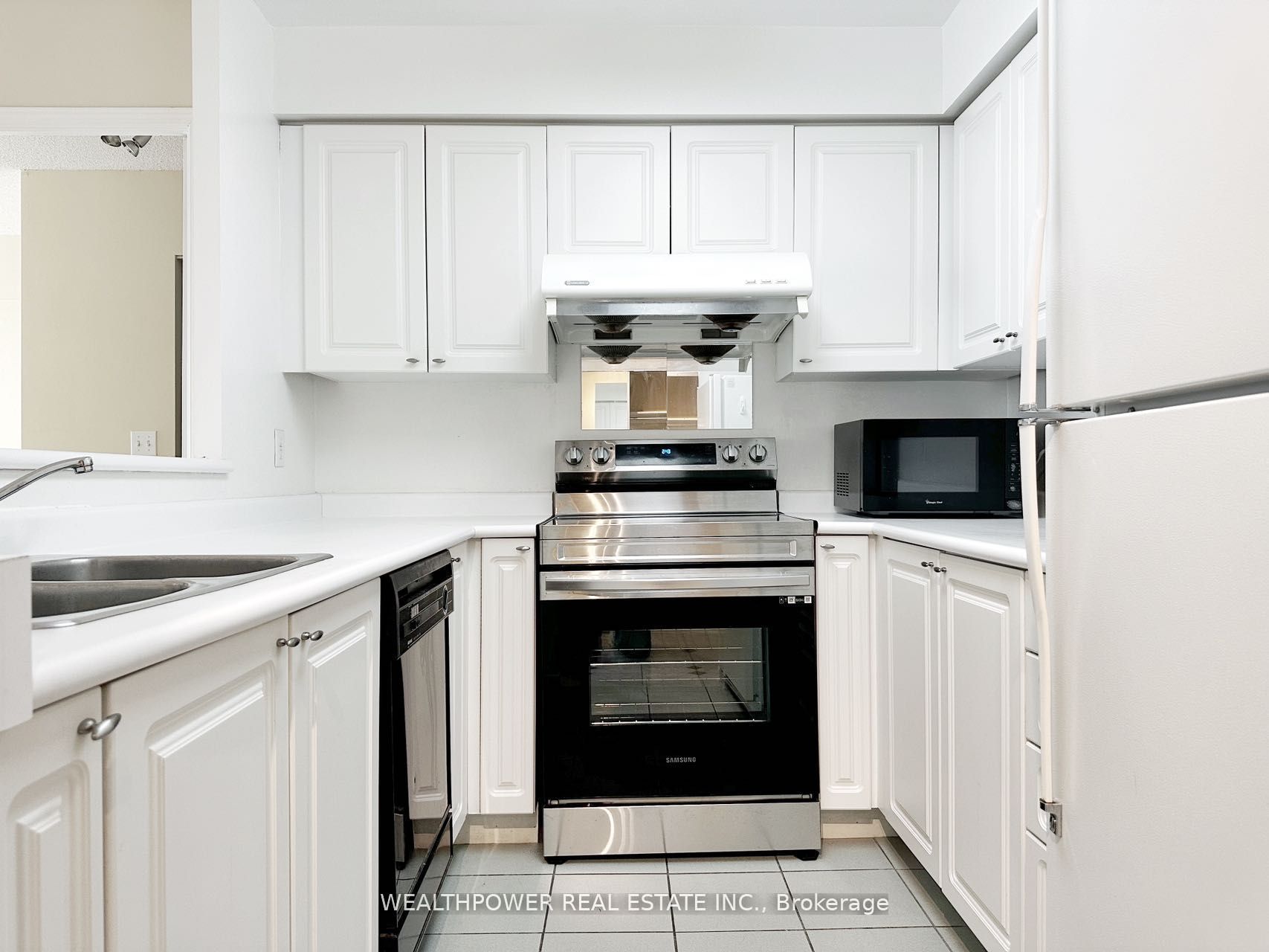 8 Pemberton Avenue 1206, Toronto, ON M2M 4K8 photo 5