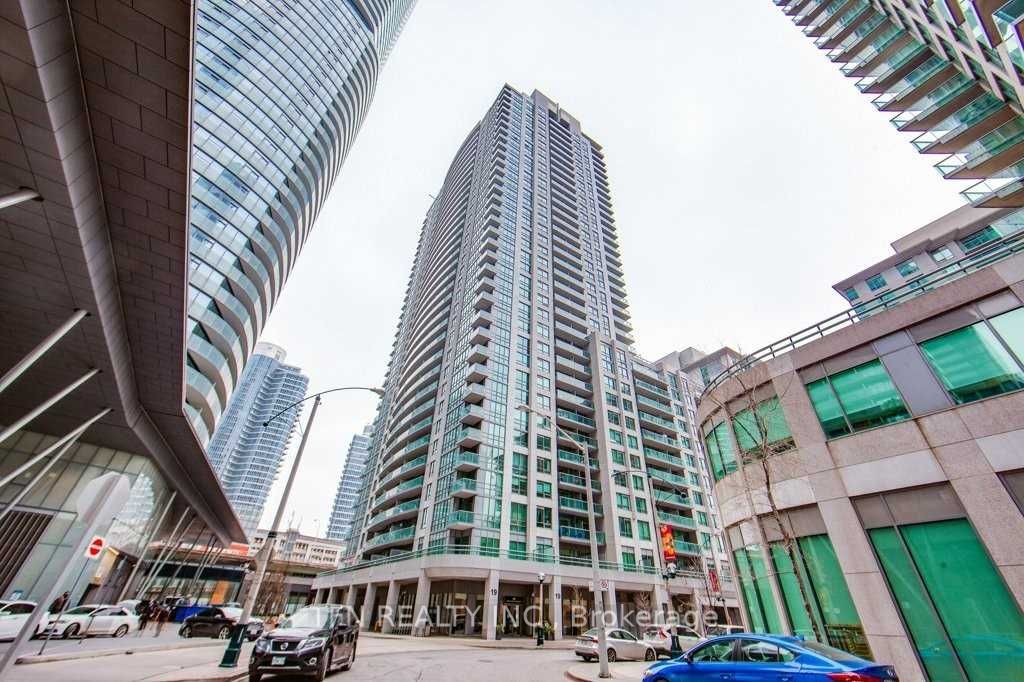 19 Grand Trunk Crescent 3306, Toronto, ON M5J 3A3