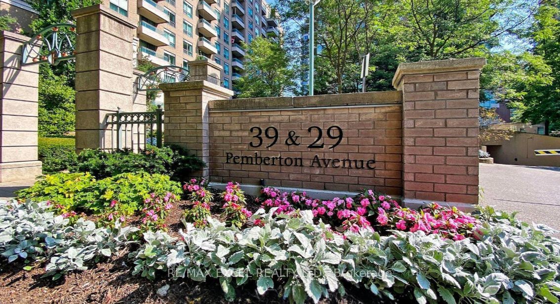 39 Pemberton Avenue 902, Toronto, ON M2M 4L6 photo 2