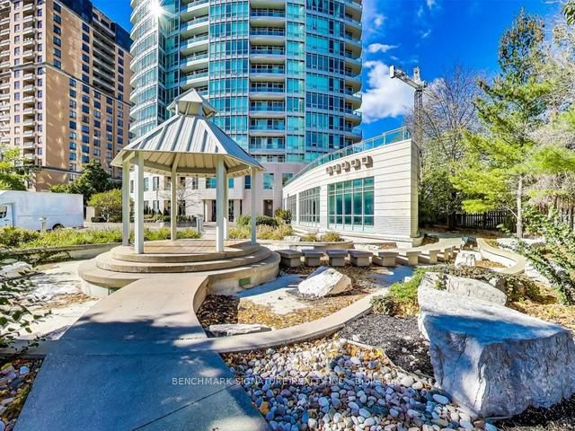 60 Byng Avenue 301, Toronto, ON M2N 7K3 photo 2