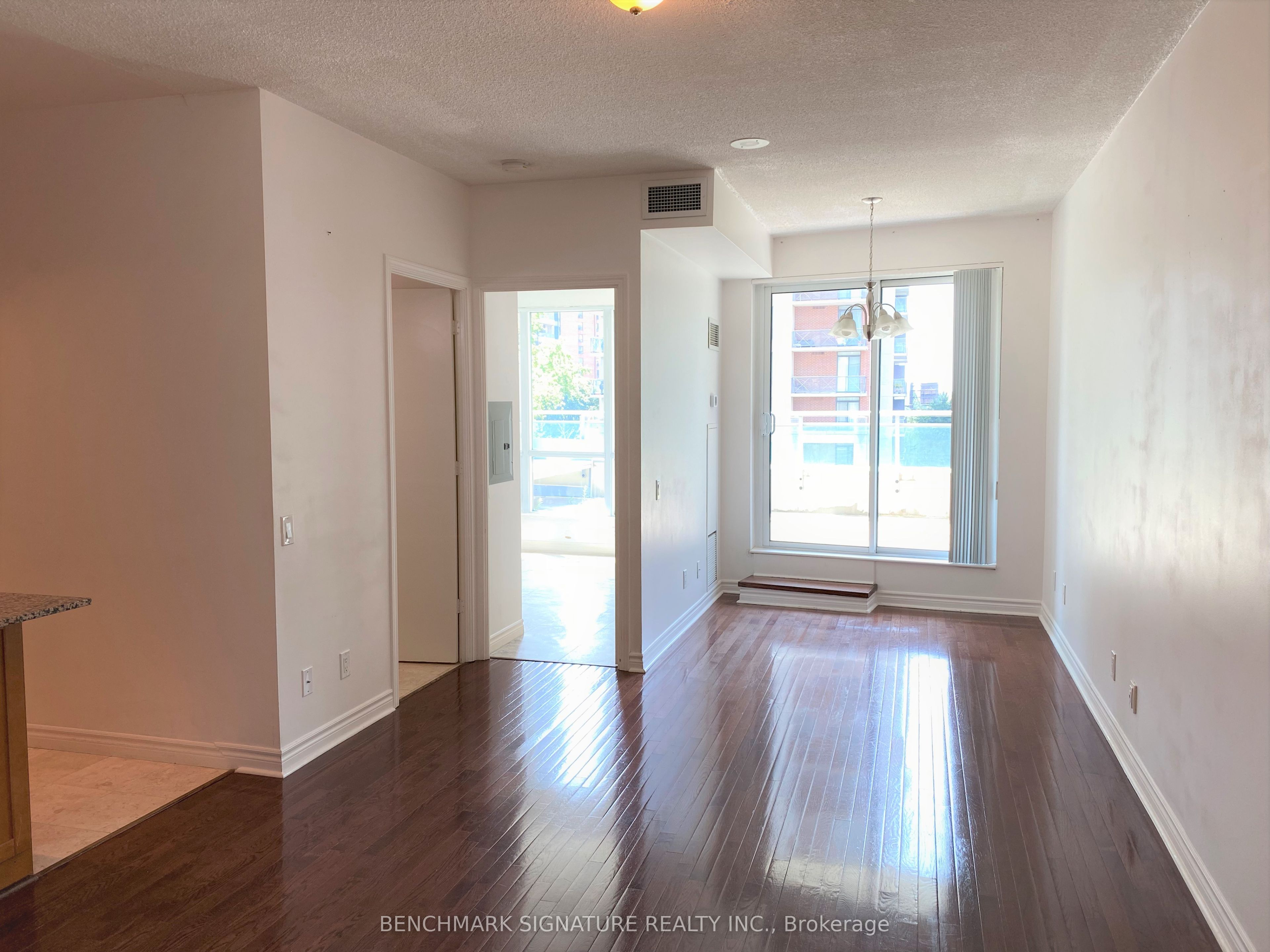 60 Byng Avenue 301, Toronto, ON M2N 7K3 photo 5