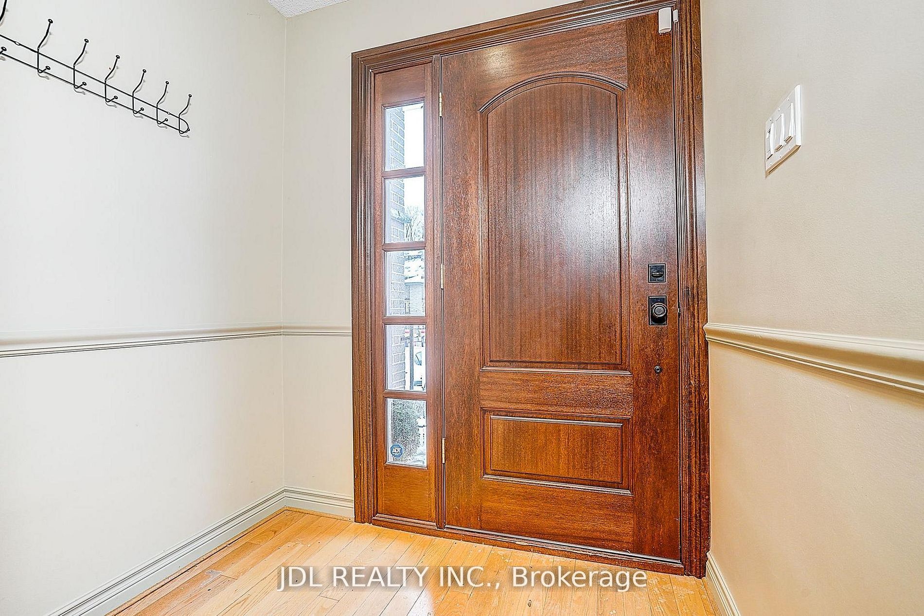 87 Munro Boulevard, Toronto, ON M2P 1C5 photo 2
