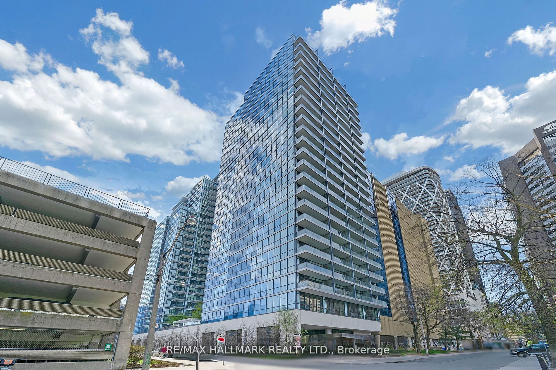 210 Simcoe Street 2507, Toronto, ON M5T 1T4