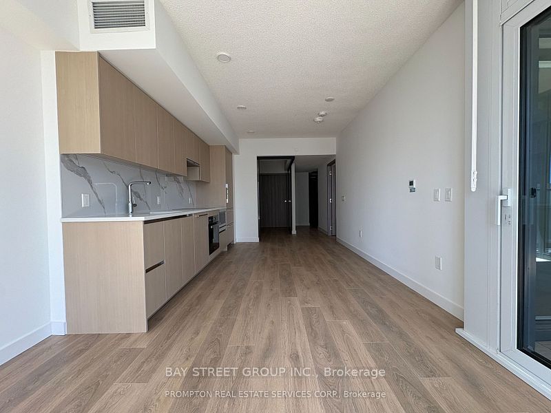 1 Concord Cityplace Way 912, Toronto, ON M5V 0X3 photo 4
