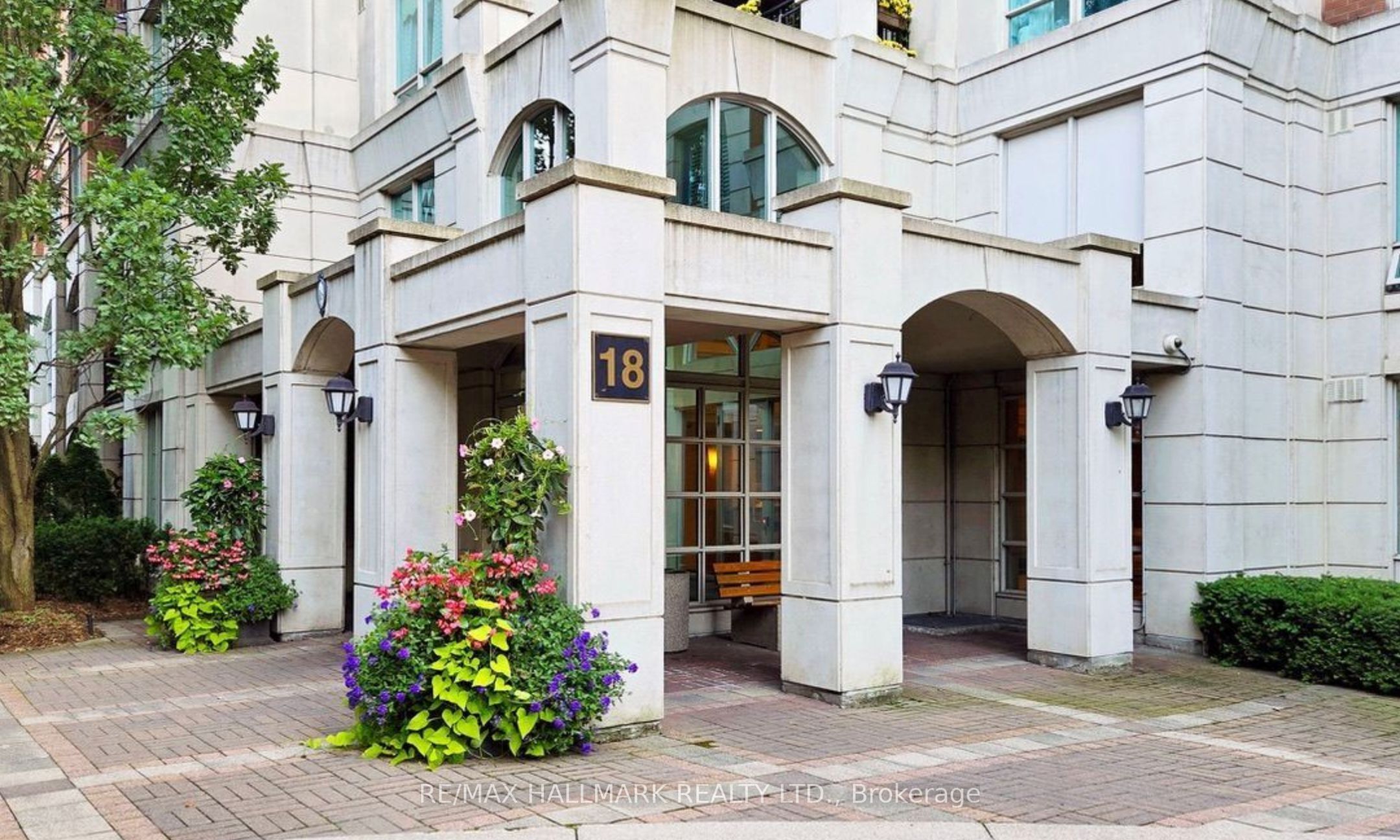 18 William Carson Crescent 115, Toronto, ON M2P 2G6