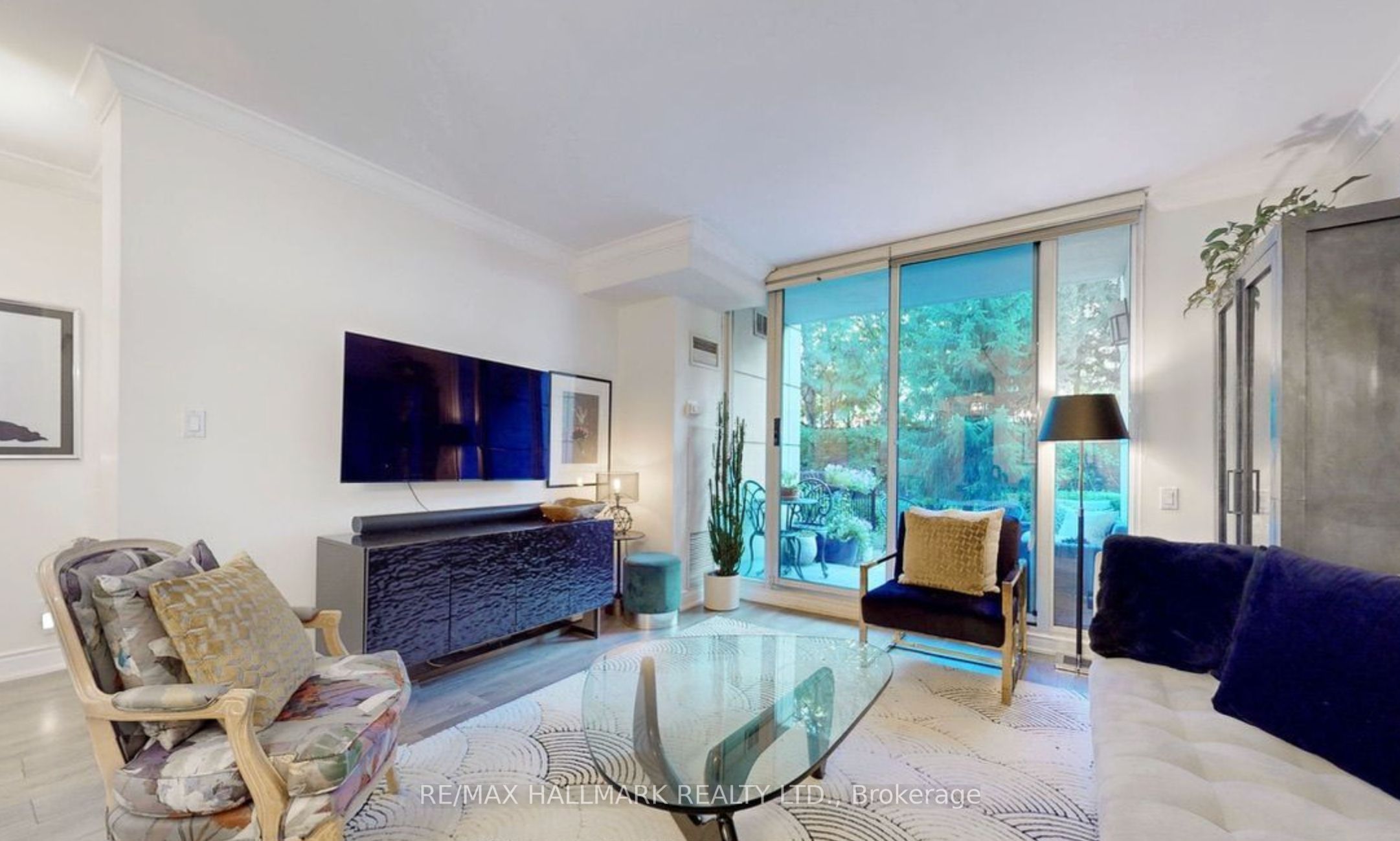 18 William Carson Crescent 115, Toronto, ON M2P 2G6 photo 2