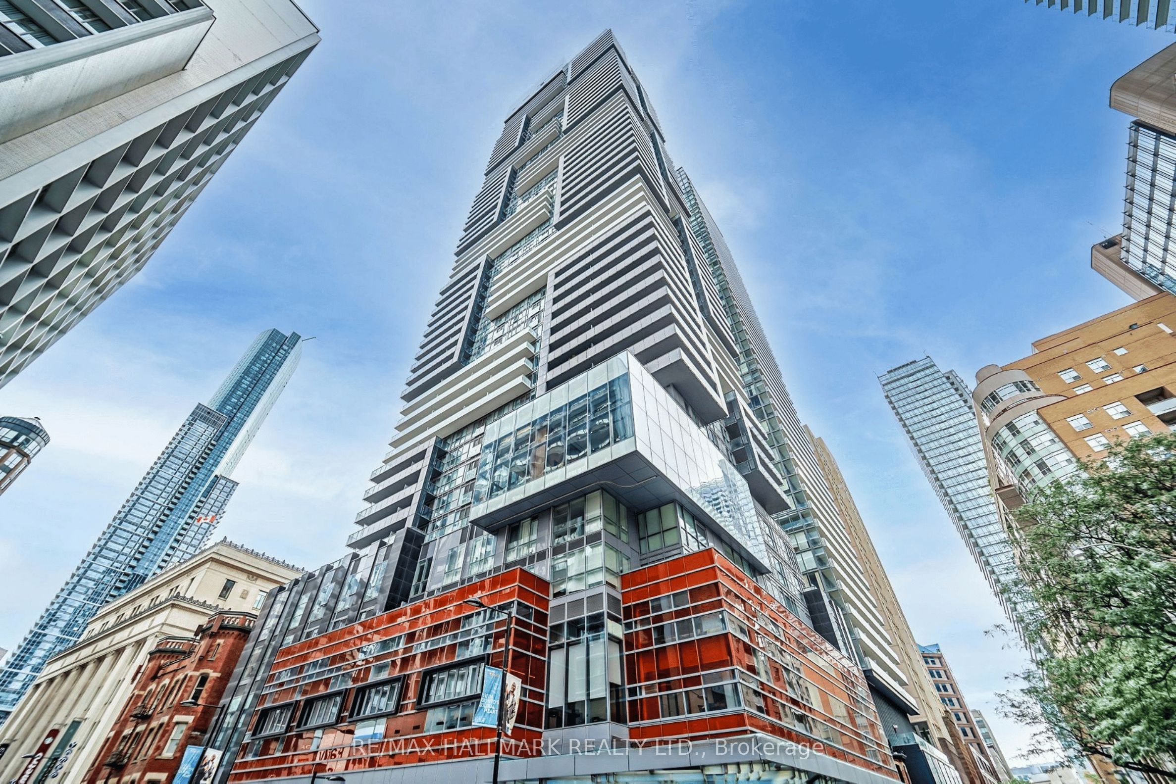 7 Grenville Street 5808, Toronto, ON M4Y 0E9 photo 2