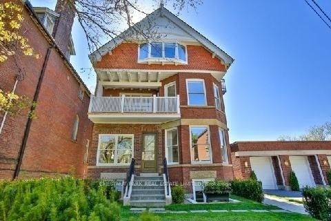 16 Scarth Road 1, Toronto, ON M4W 2S6