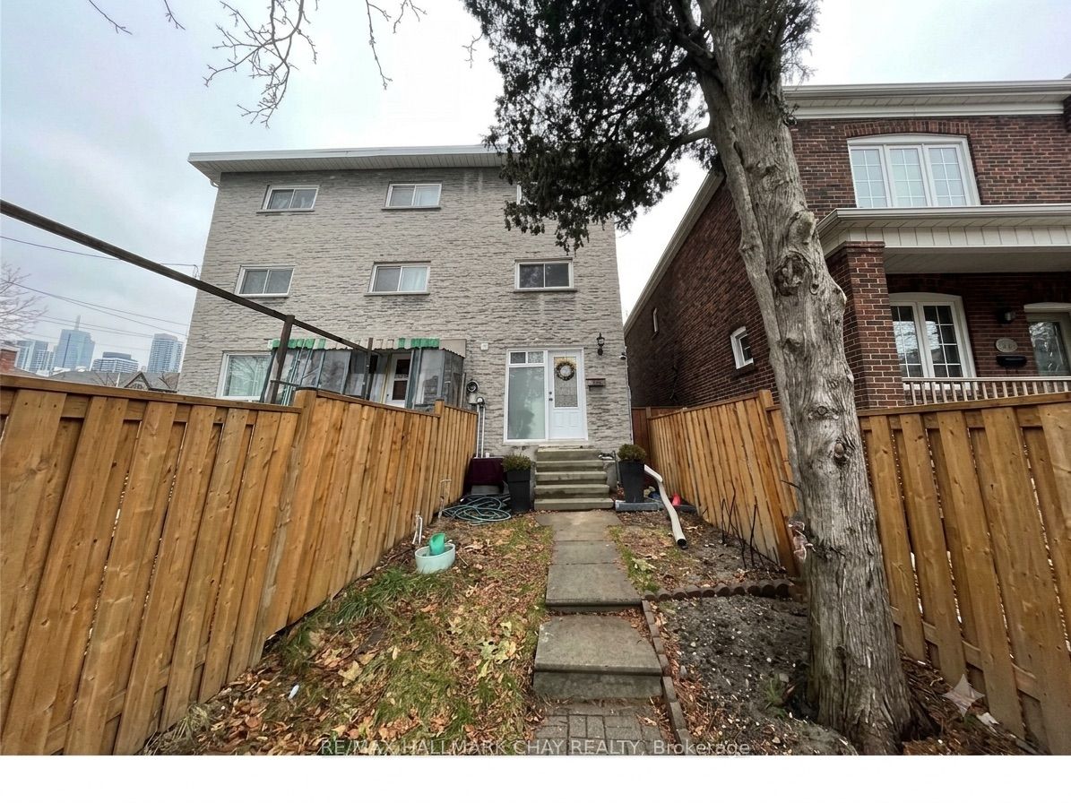 48 Carr Street, Toronto, ON M5T 1B7 photo 3