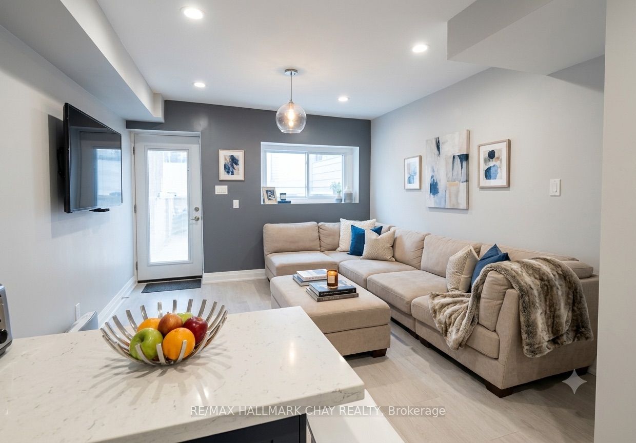 48 Carr Street, Toronto, ON M5T 1B7 photo 4