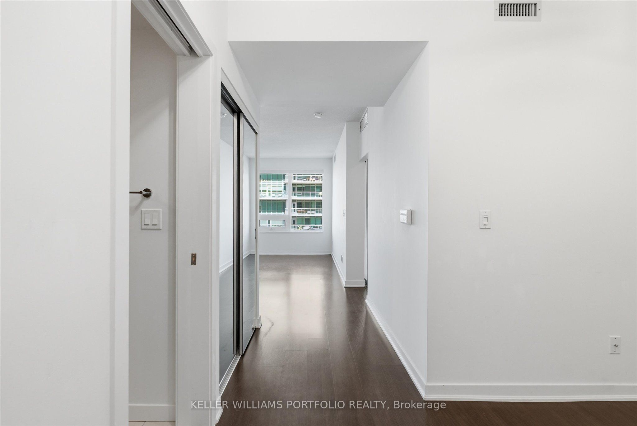 59 East Liberty Street 911, Toronto, ON M6K 3R1 photo 4