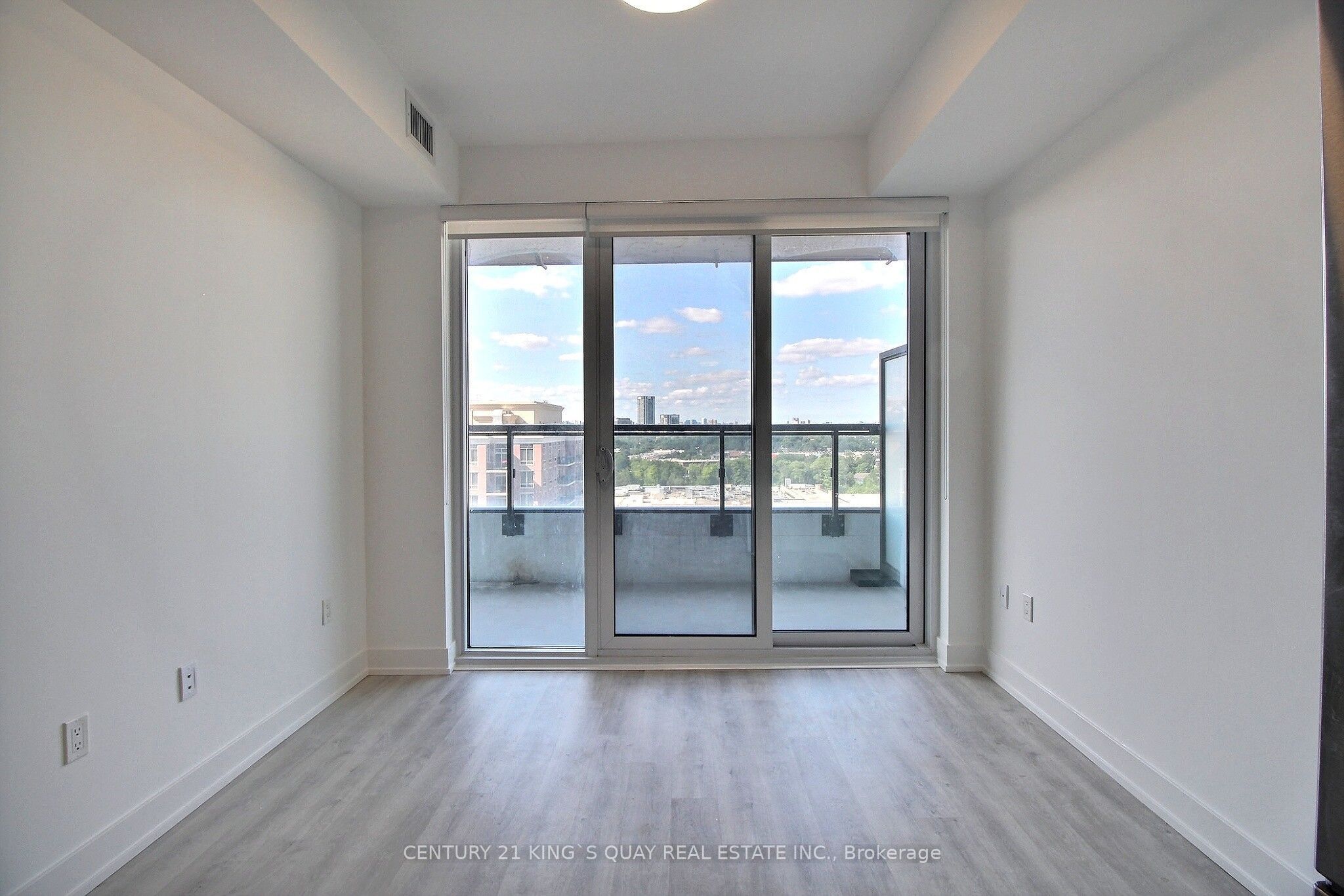 20 Inn on the Park Drive 1730, Toronto, ON M3C 0P8 photo 3