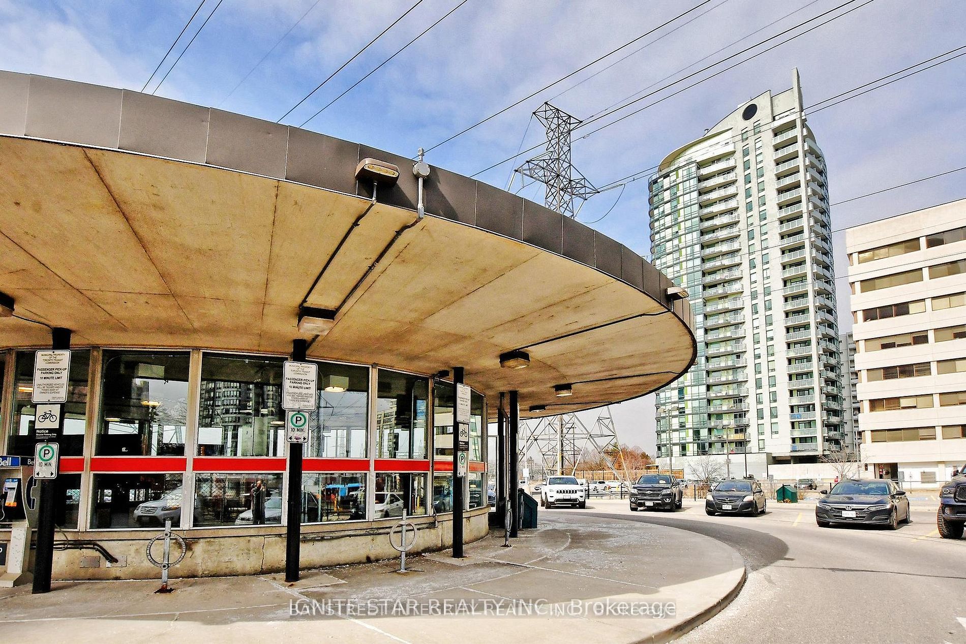 5740 Yonge Street 1201, Toronto, ON M2M 0B1 photo 3