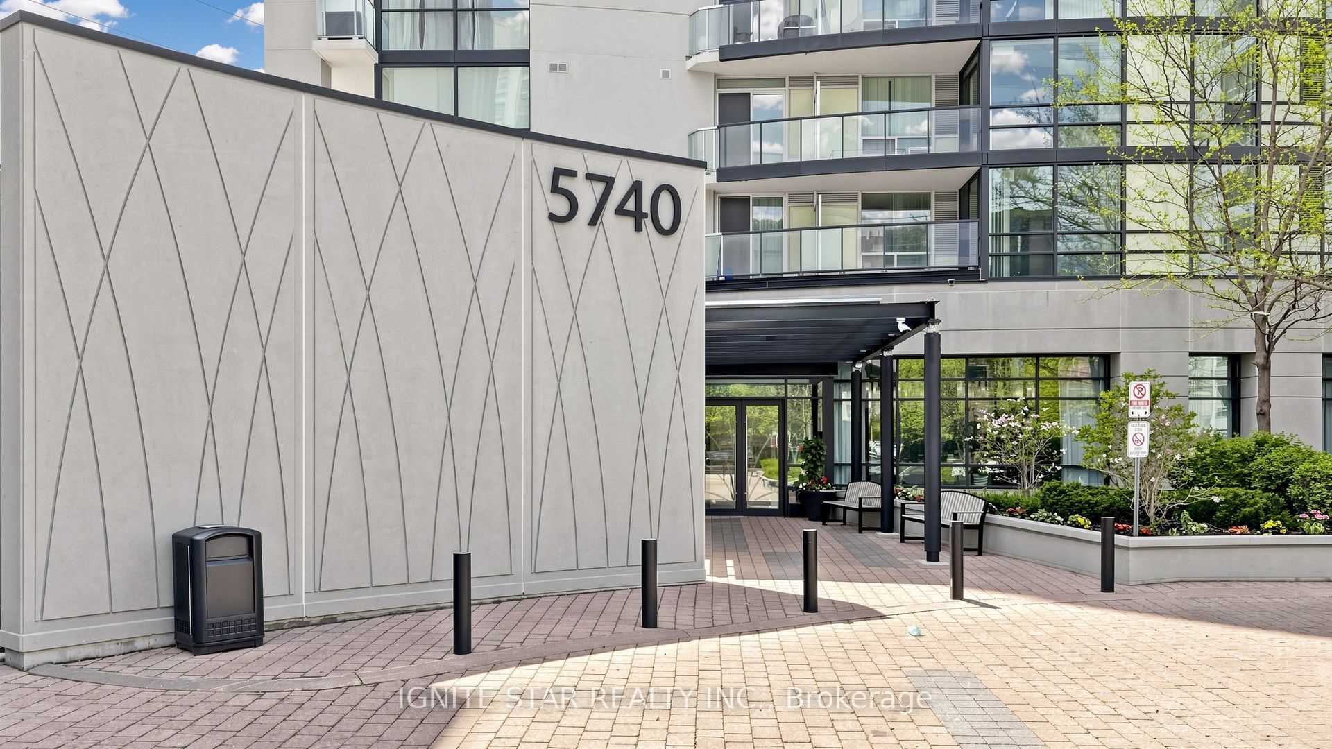 5740 Yonge Street 1201, Toronto, ON M2M 0B1 photo 4