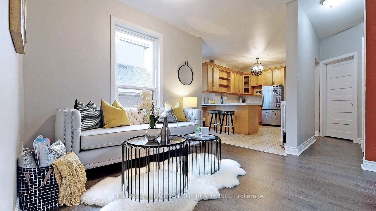 233 BORDEN Street UPPER LEVEL, Toronto, ON M5S 2N5 photo 2