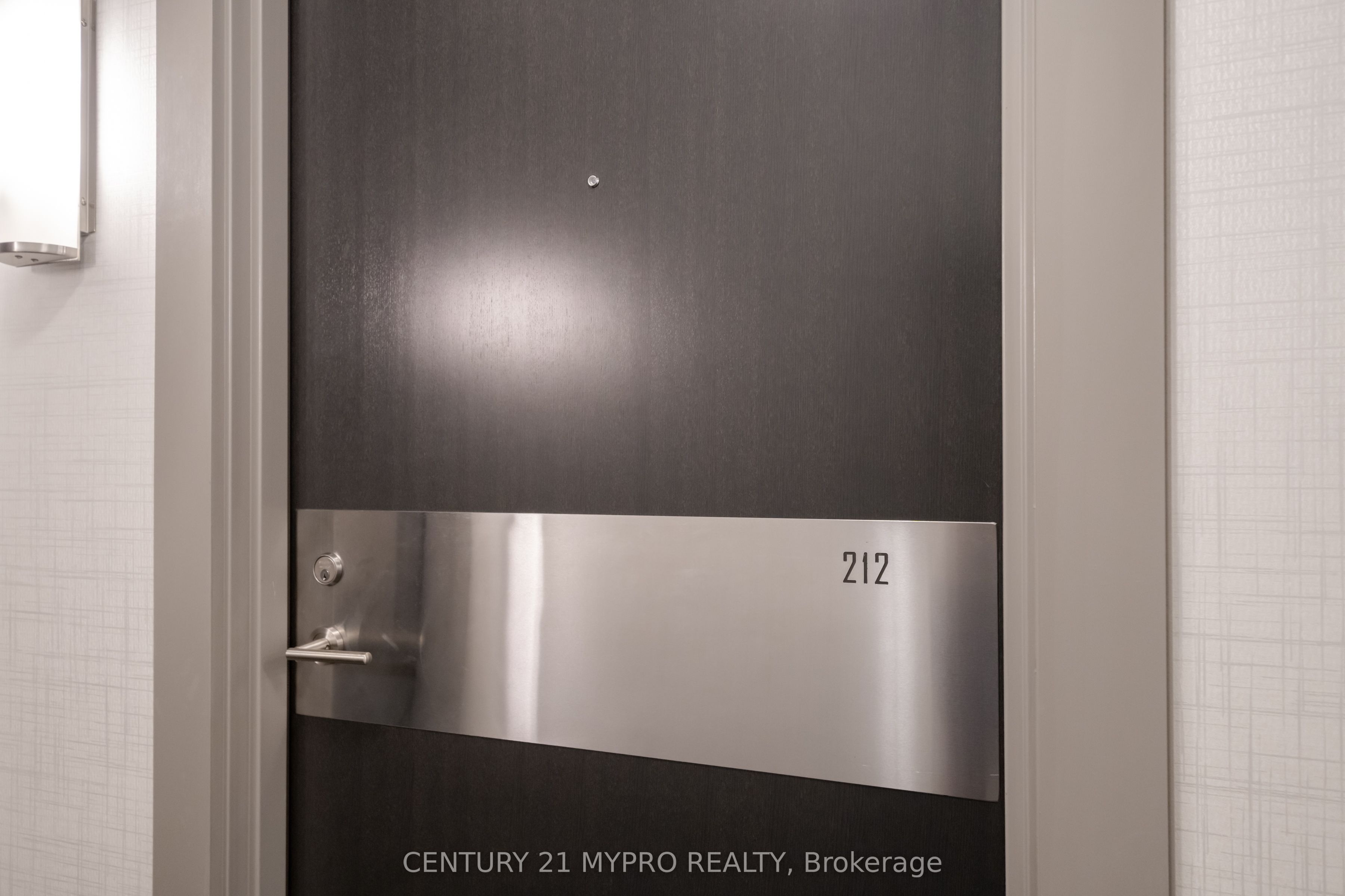 18 Graydon Hall Drive 212, Toronto, ON M3A 0A4 photo 3