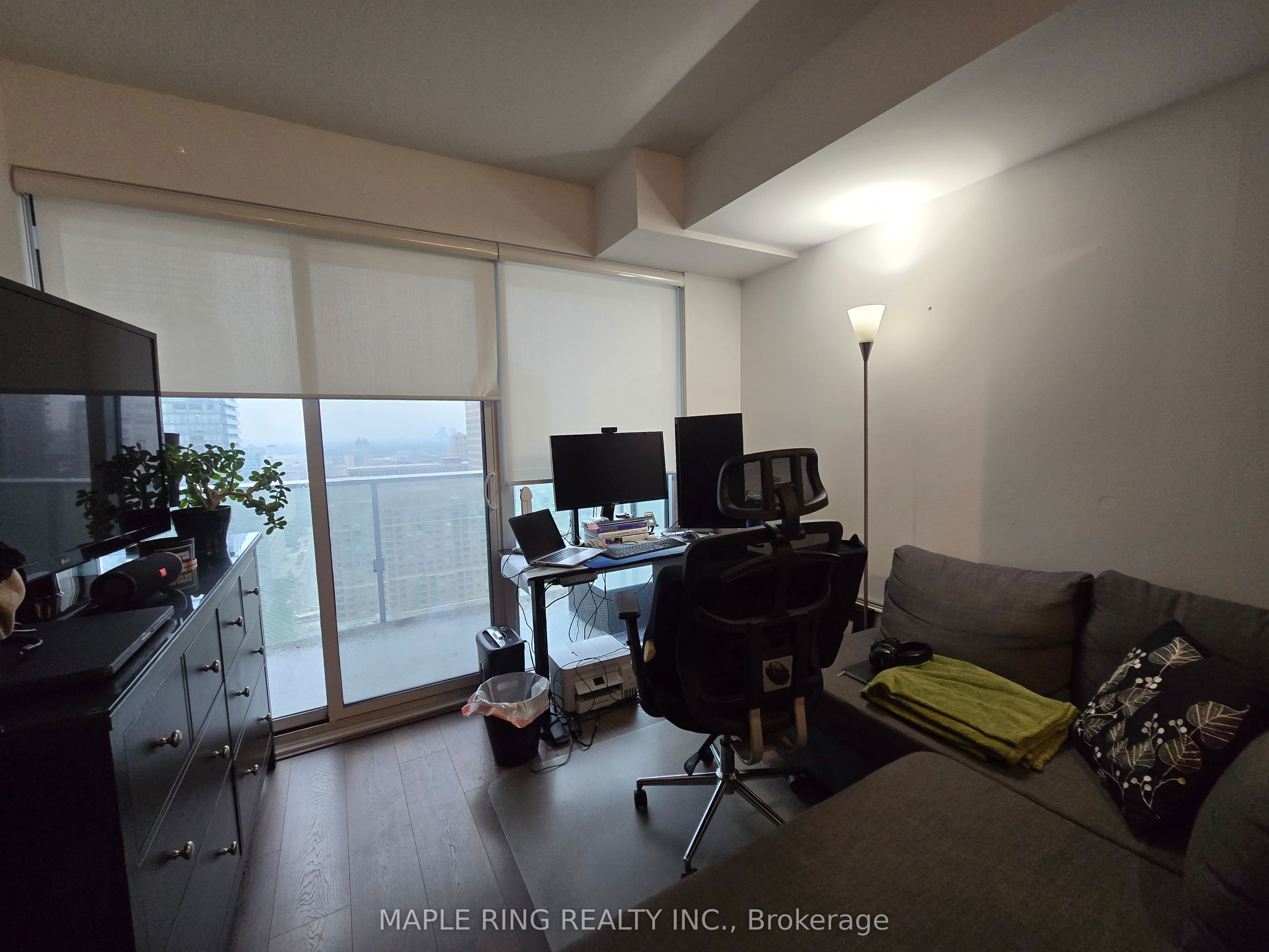 501 Yonge Street 2213, Toronto, ON M4Y 0G8 photo 3