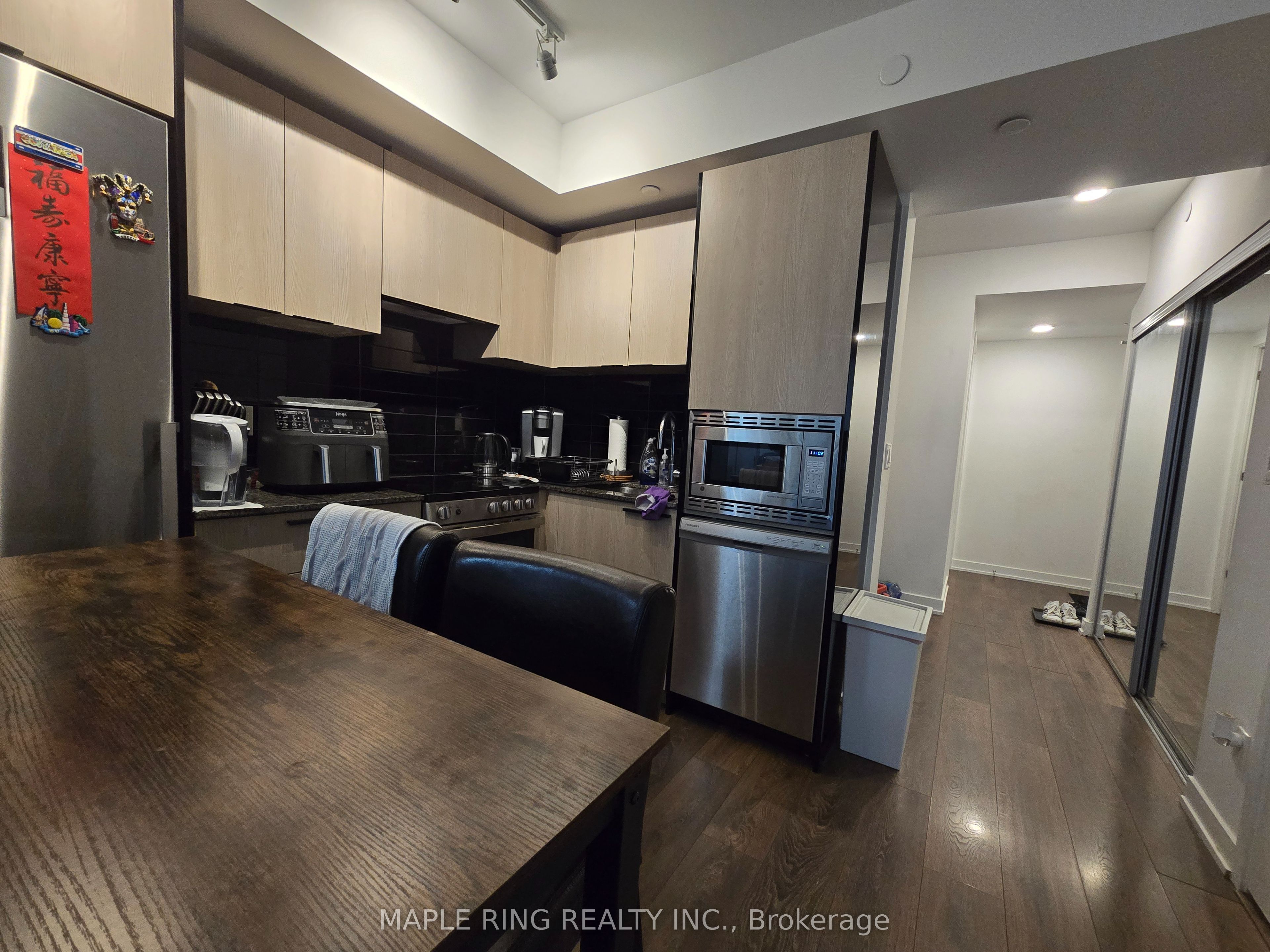 501 Yonge Street 2213, Toronto, ON M4Y 0G8 photo 4