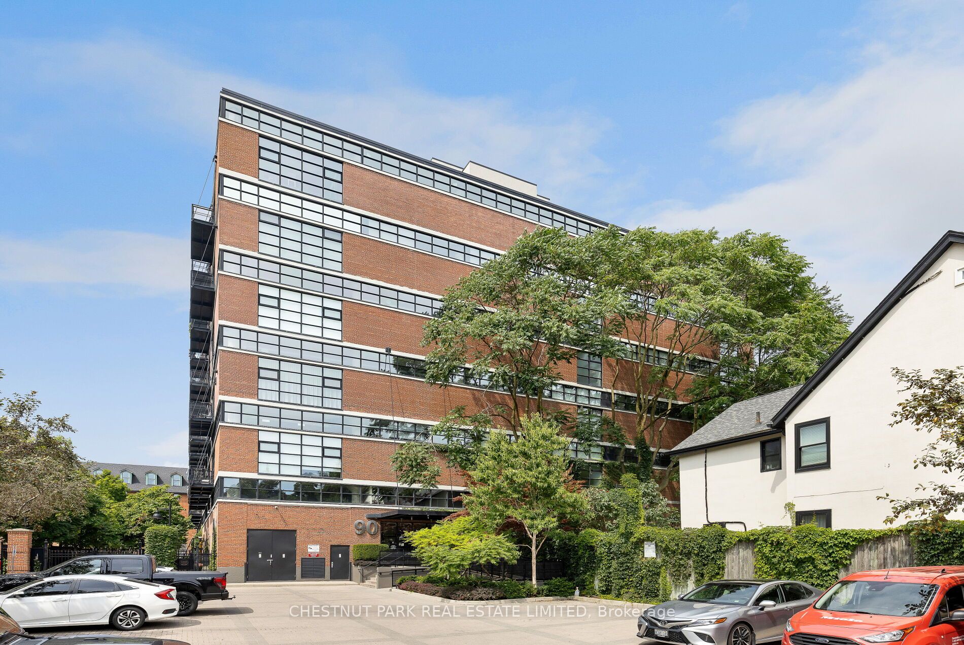 90 Sumach Street W 306, Toronto, ON M5A 4R4 photo 3