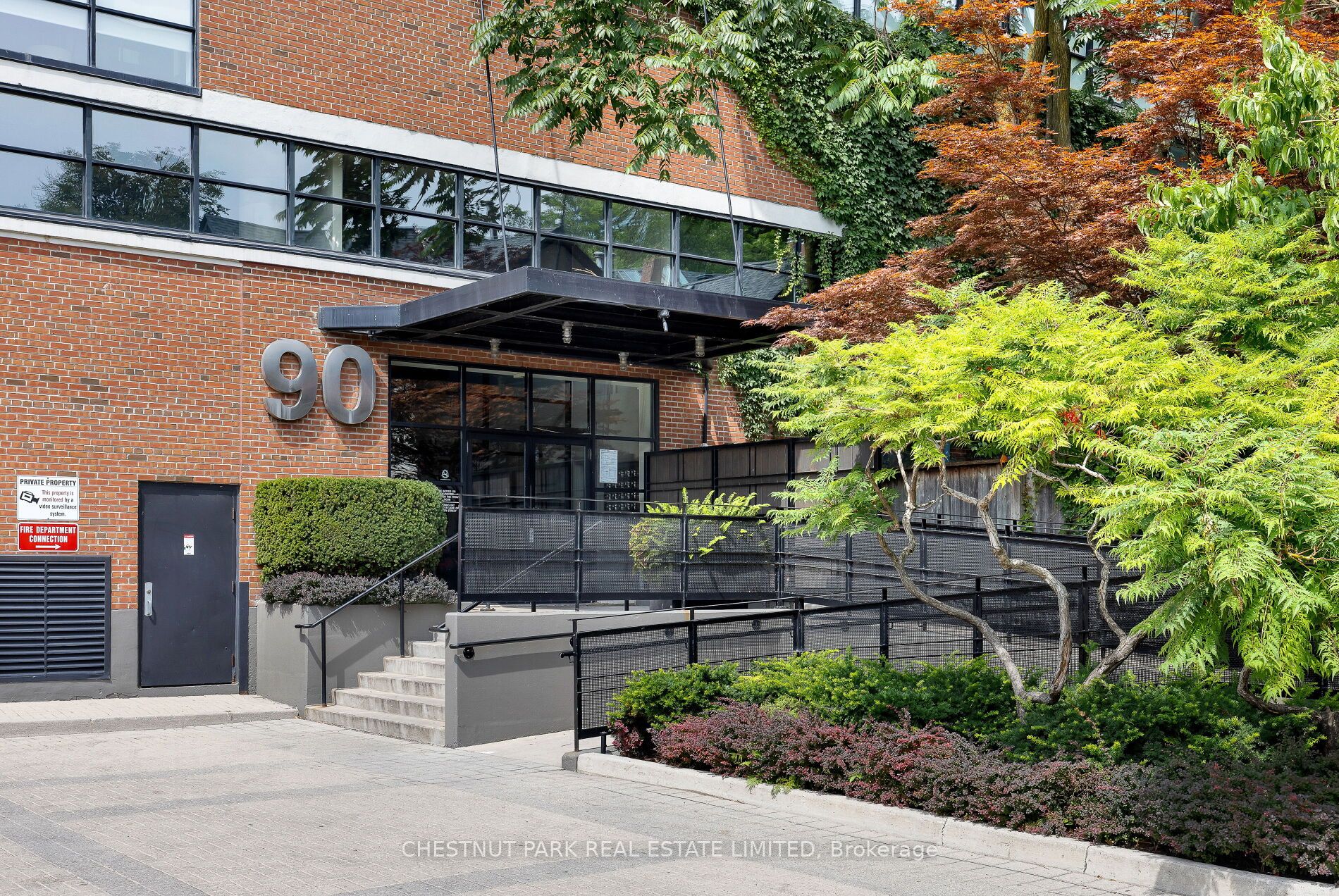 90 Sumach Street W 306, Toronto, ON M5A 4R4 photo 4