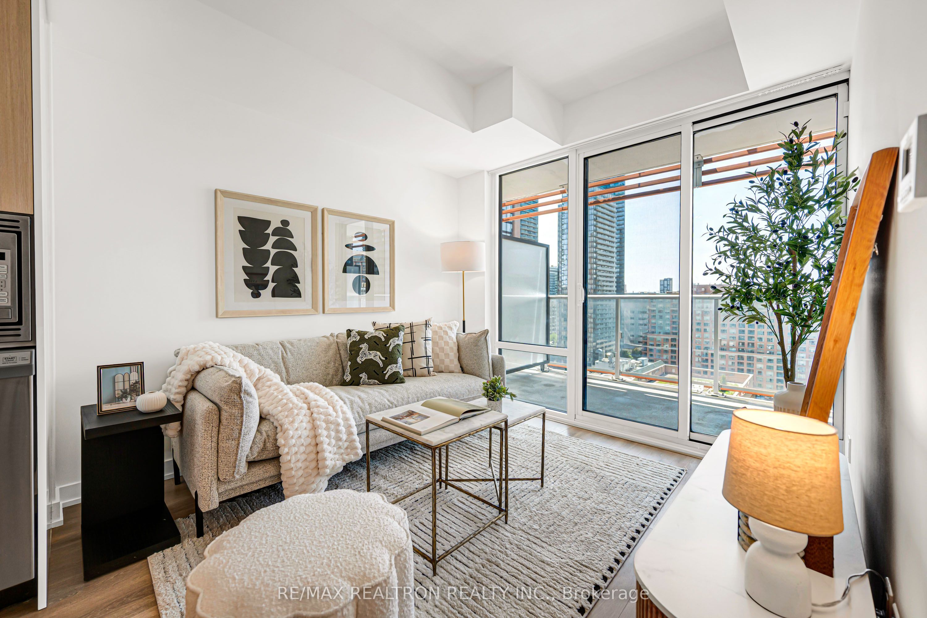 18 Maitland Terrace 1409, Toronto, ON M4Y 0H2