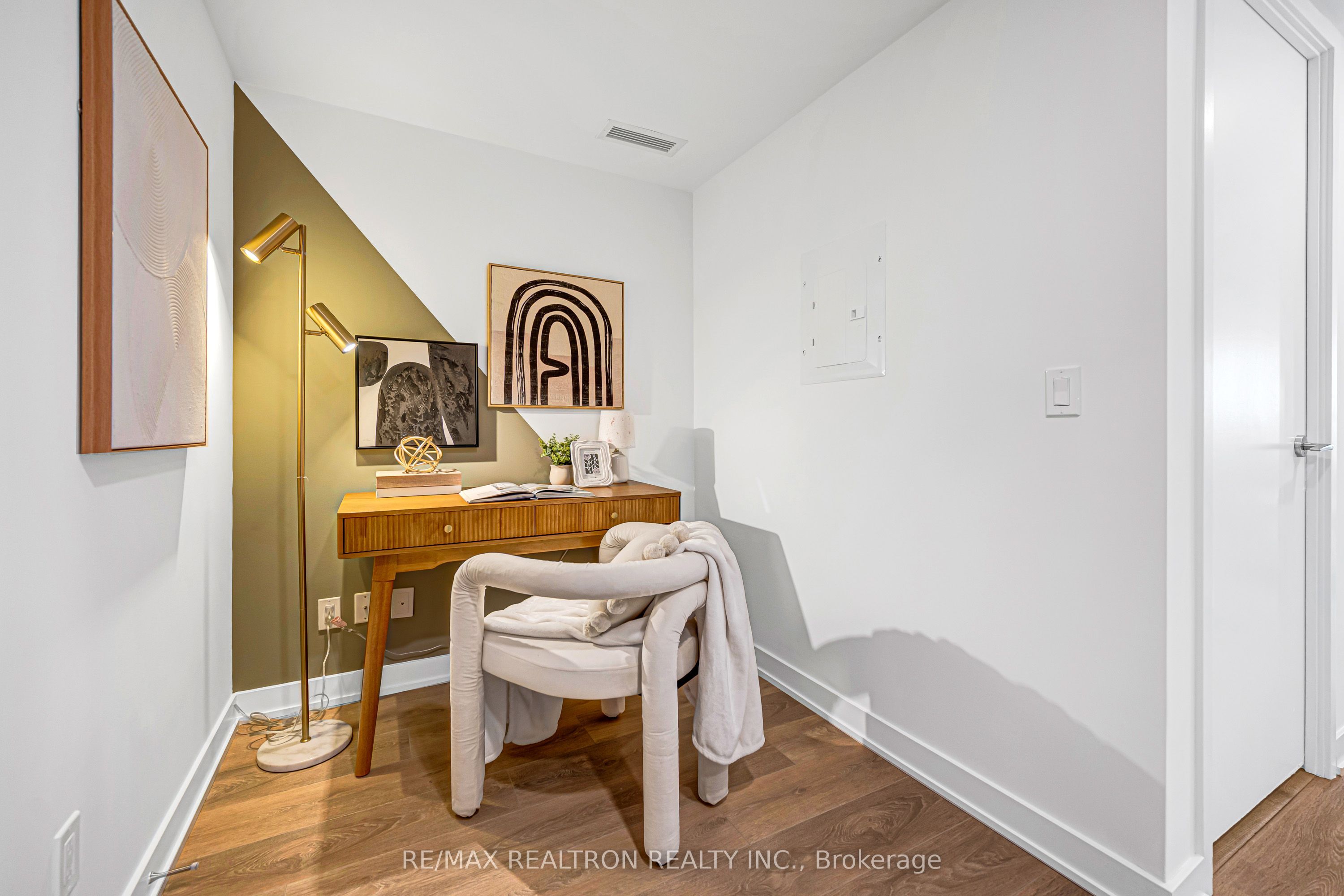 18 Maitland Terrace 1409, Toronto, ON M4Y 0H2 photo 5