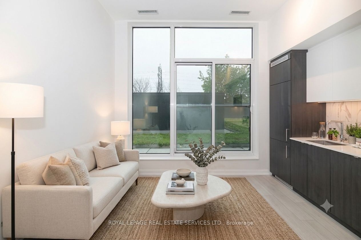 500 Dupont Street 201, Toronto, ON M6G 0B8 photo 2