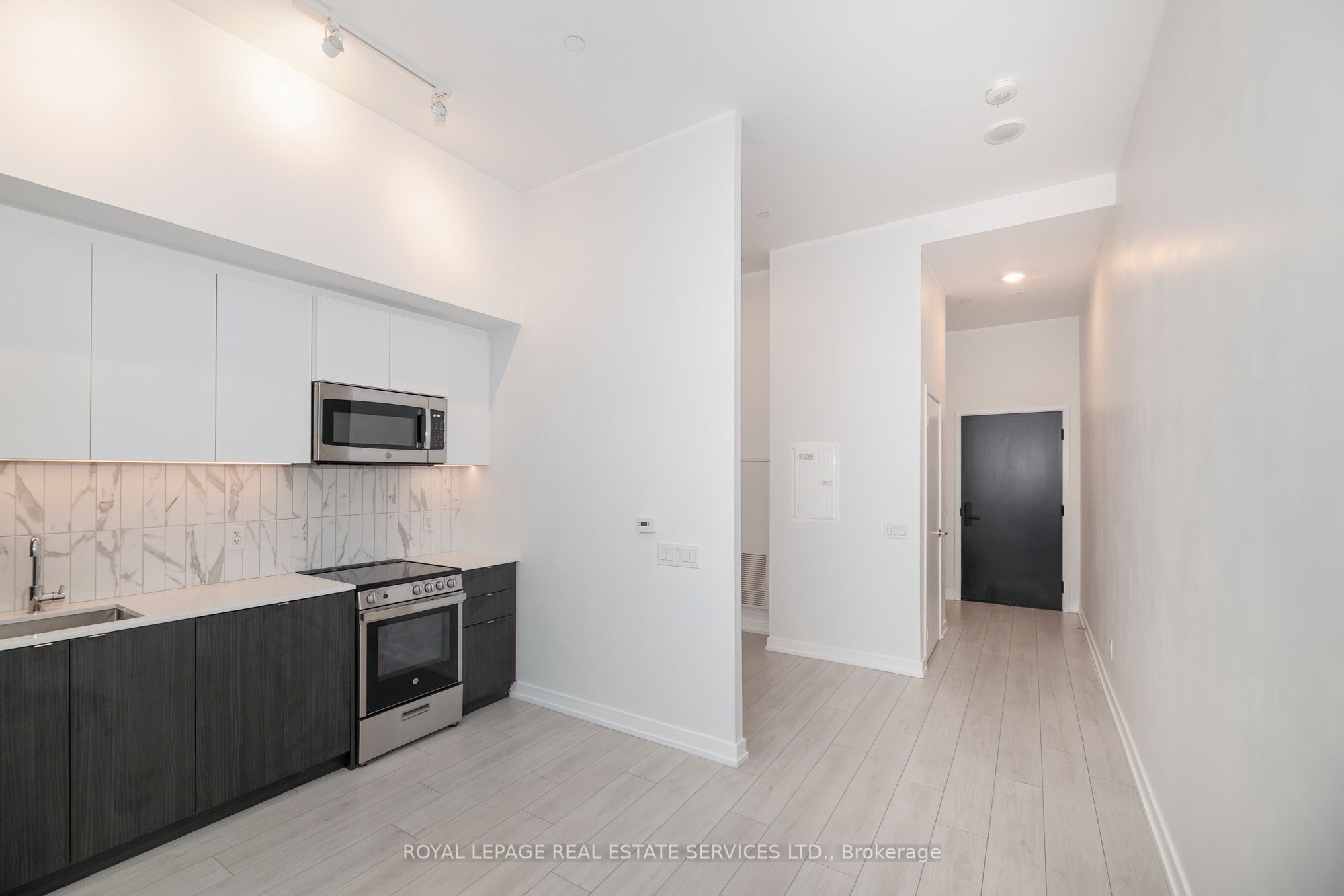 500 Dupont Street 201, Toronto, ON M6G 0B8 photo 5