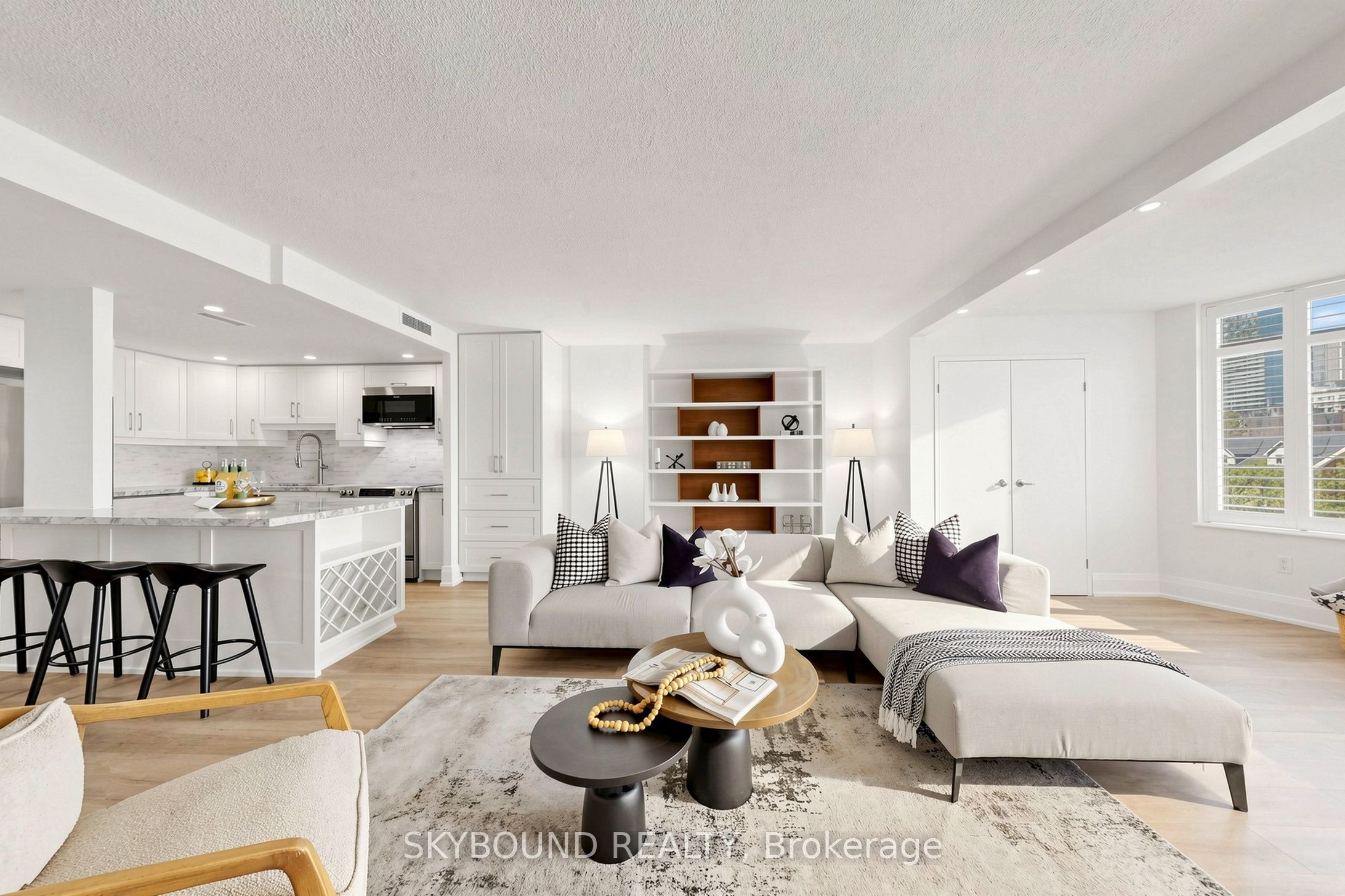 135 George Street S 401, Toronto, ON M5A 4E8