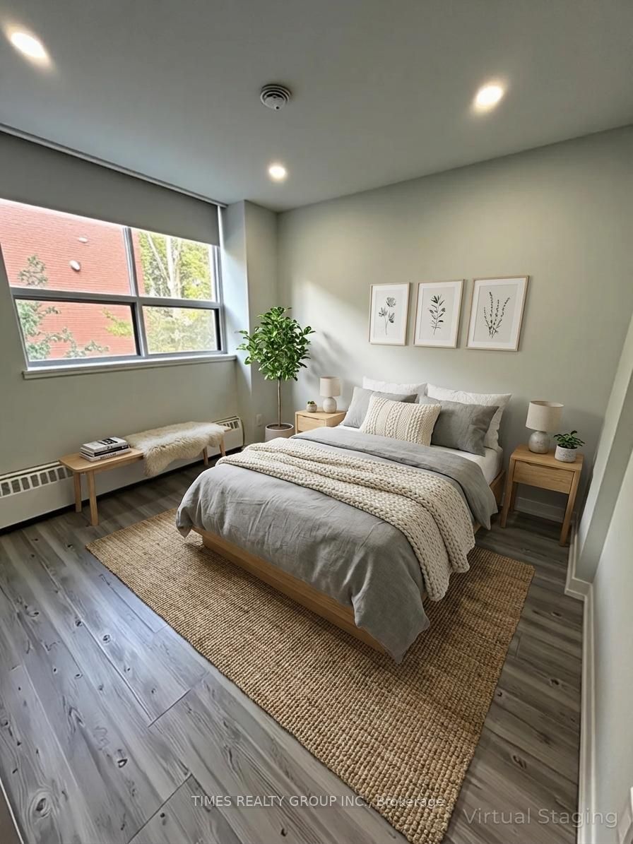15 Walmer Road 1001, Toronto, ON M5R 2X1
