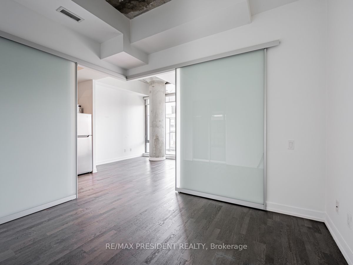 560 King Street W 1005, Toronto, ON M5V 0L5 photo 3