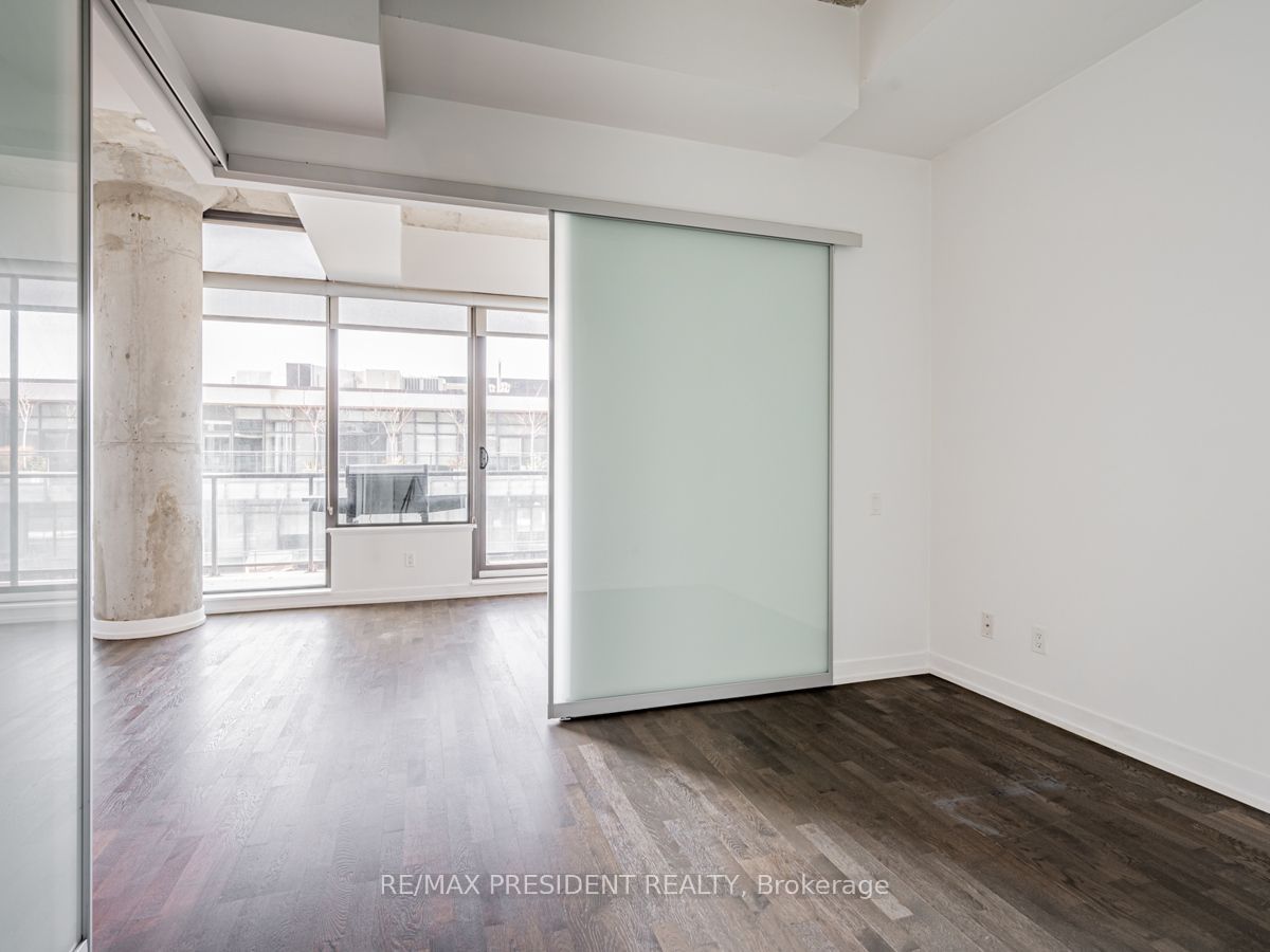 560 King Street W 1005, Toronto, ON M5V 0L5 photo 4
