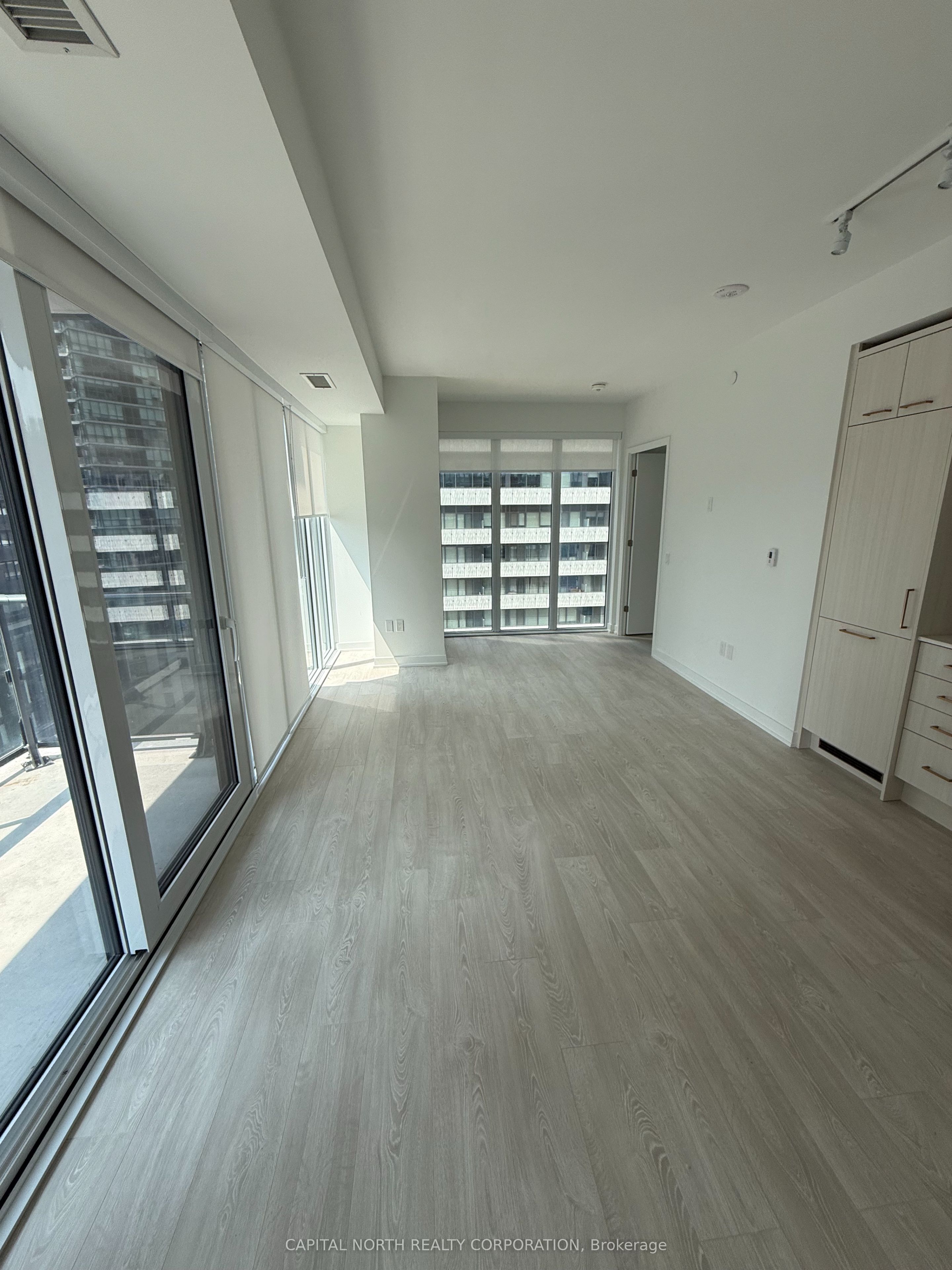634 Church Street 1010, Toronto, ON M4Y 0G9 photo 5