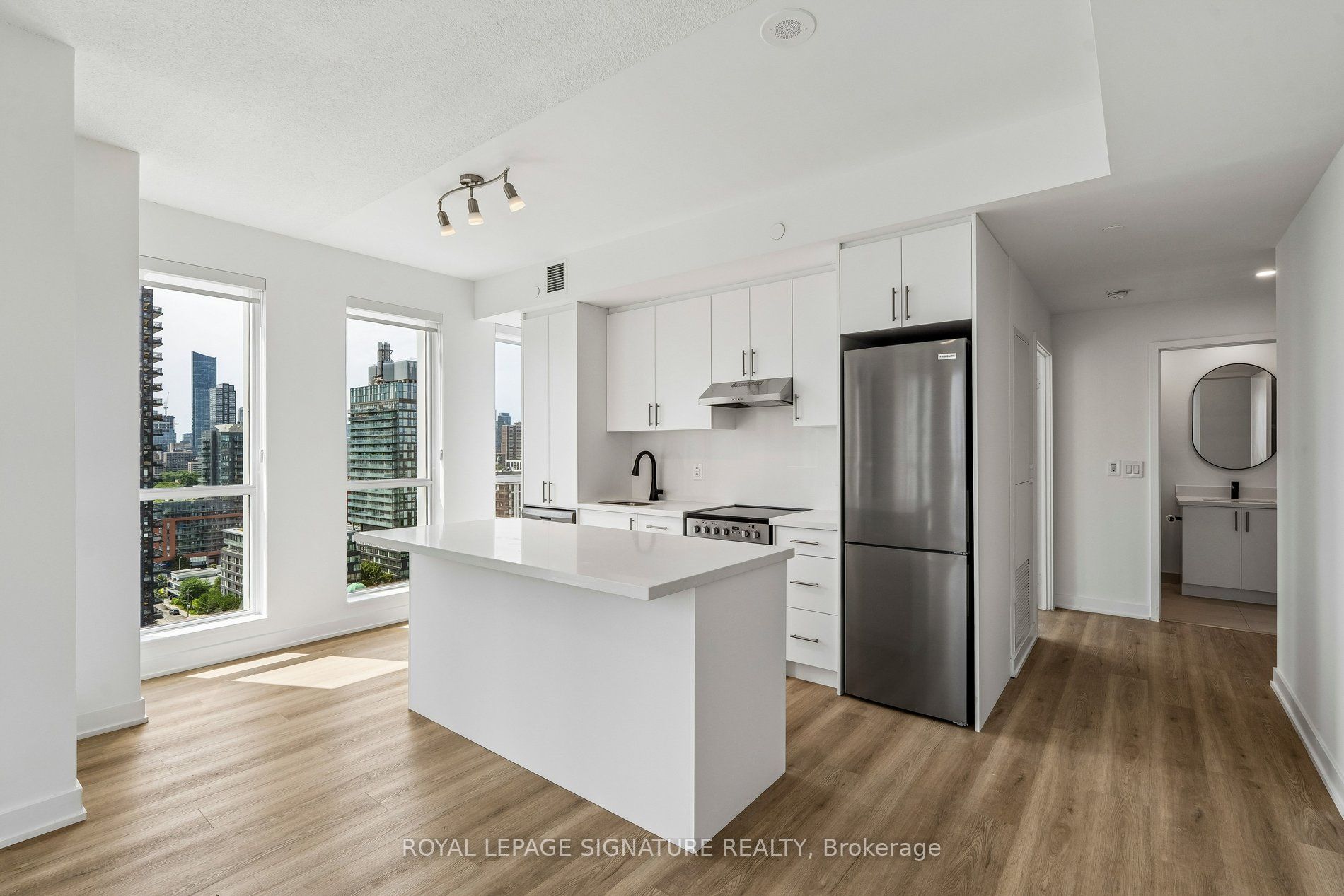 170 Sumach Street 1806, Toronto, ON M5A 0C3 photo 4