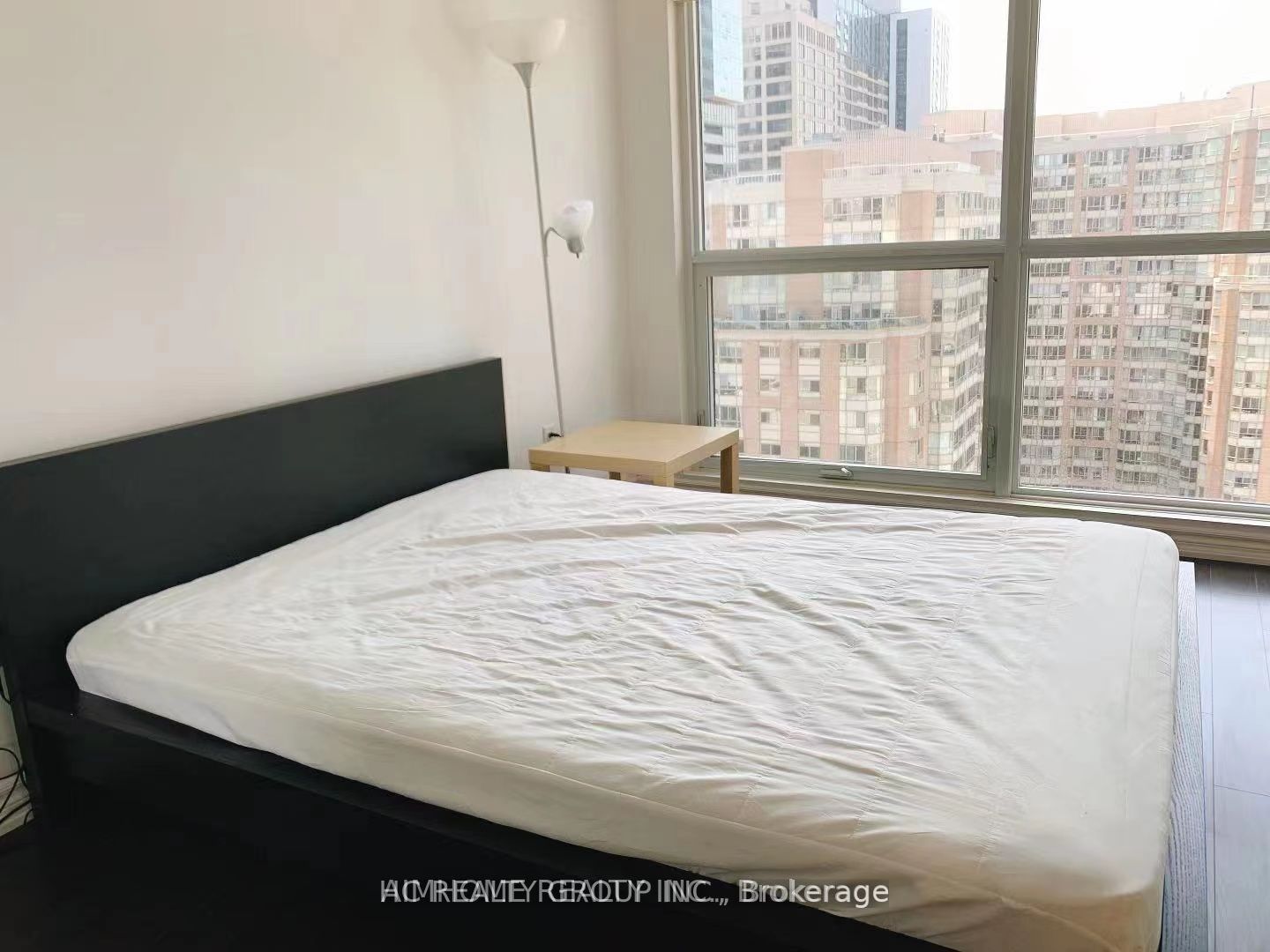 386 Yonge Street 1221, Toronto, ON M5B 0A5 photo 4